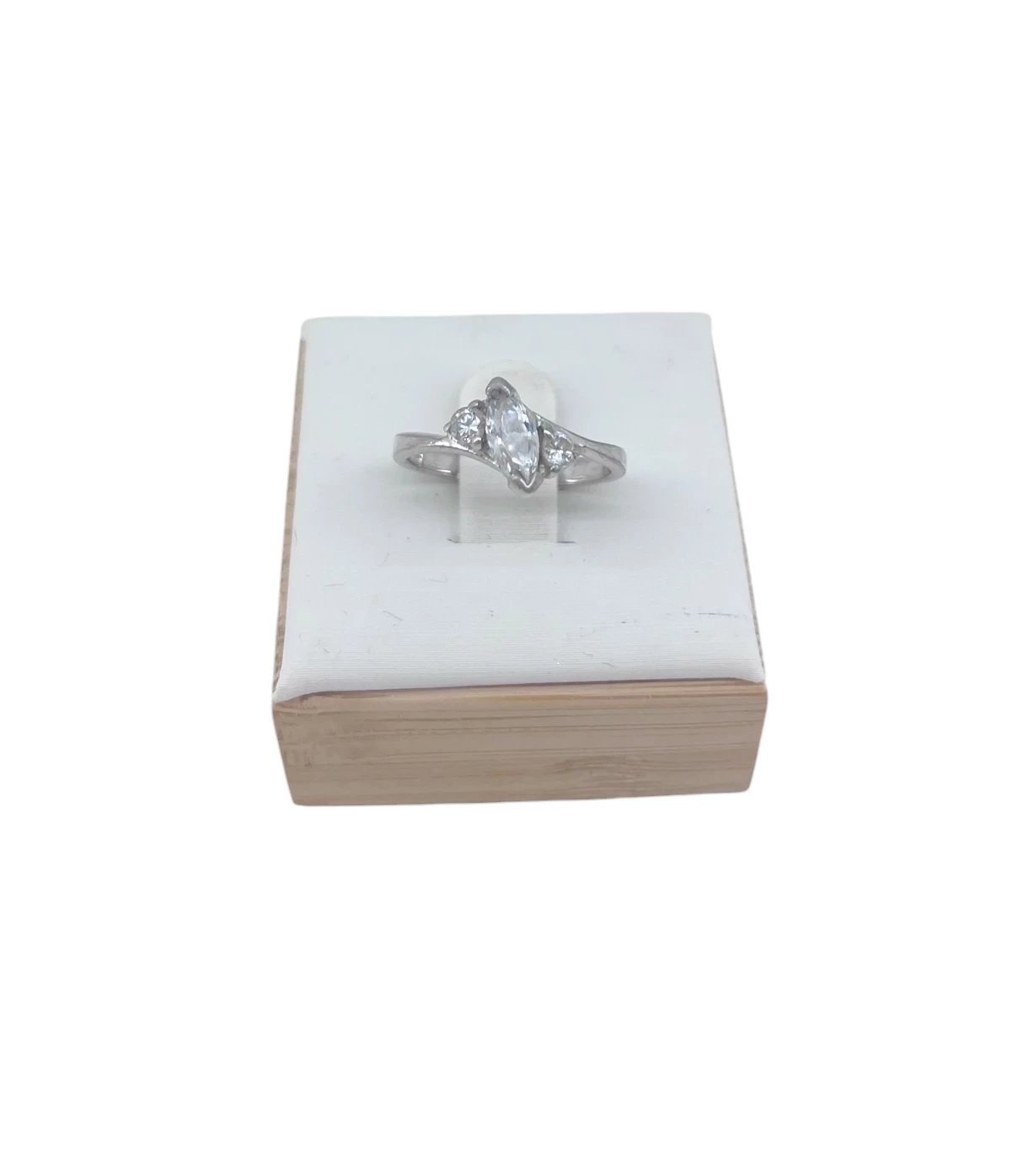 uroczy-srebrny-pierscionek-925-200g-r6-wp-5e-belchatow-mk