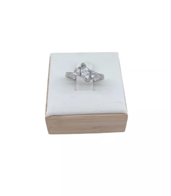 uroczy-srebrny-pierscionek-925-200g-r6-wp-5e-belchatow-mk