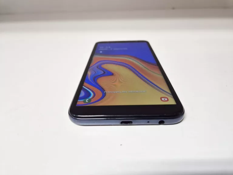telefon-samsung-galaxy-j4-232gb-at-opis-przekatna-ekranu-600