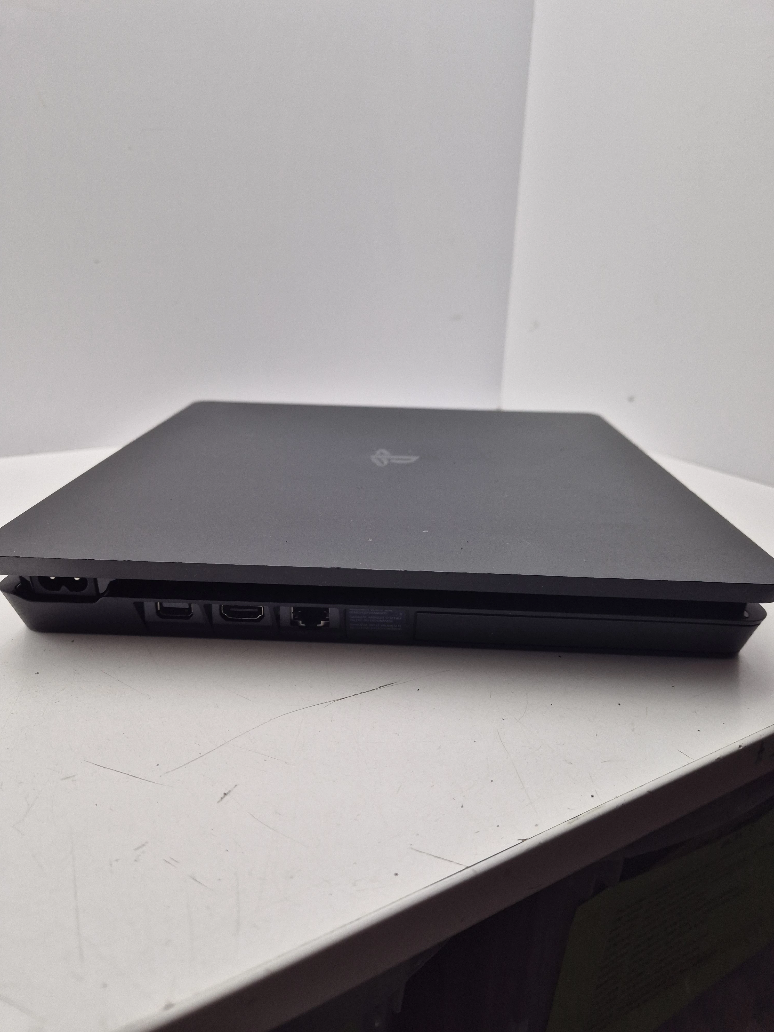 konsola-sony-playstation-4-ps4-slim-500-gb-pad-stan-11323-2