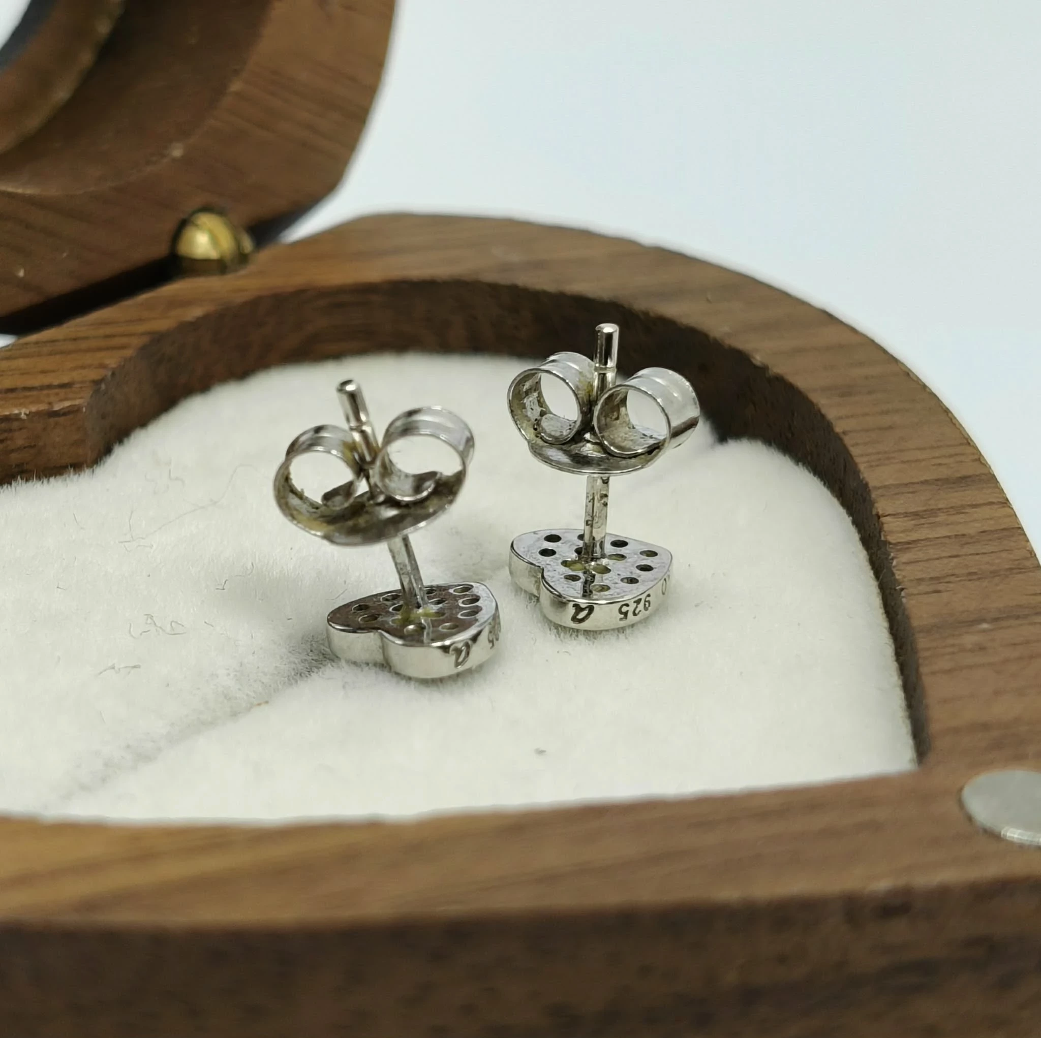 kolczyki-srebro-925-serduszka-niebieskie-cyrkonie-sztyfty-material-15835-4