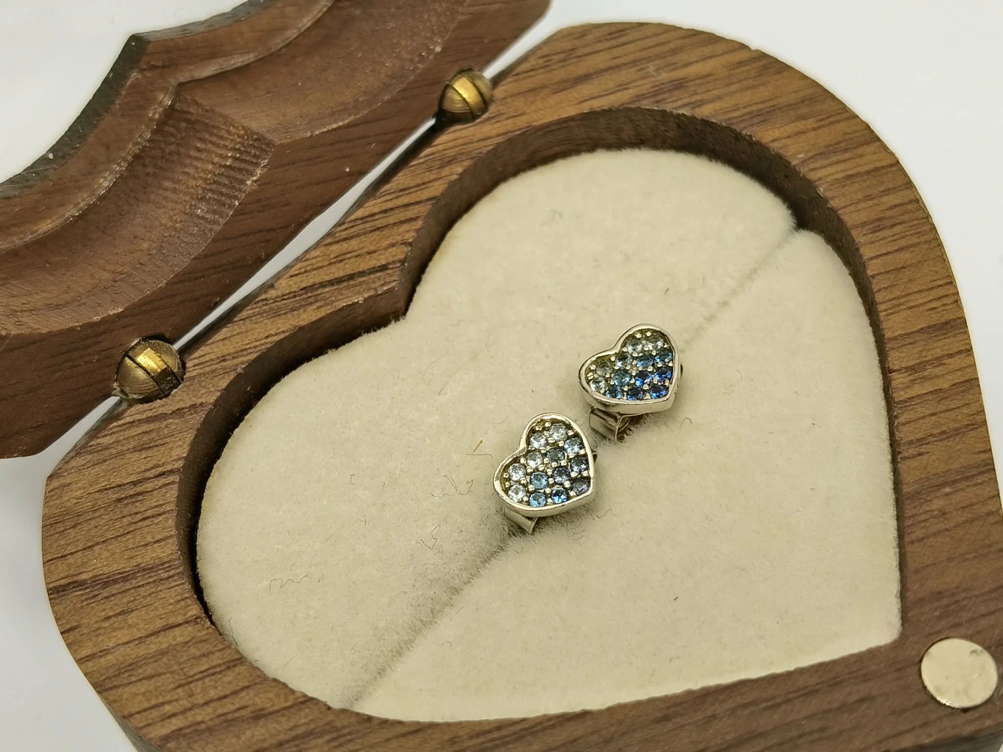 kolczyki-srebro-925-serduszka-niebieskie-cyrkonie-sztyfty-stan-11323-2