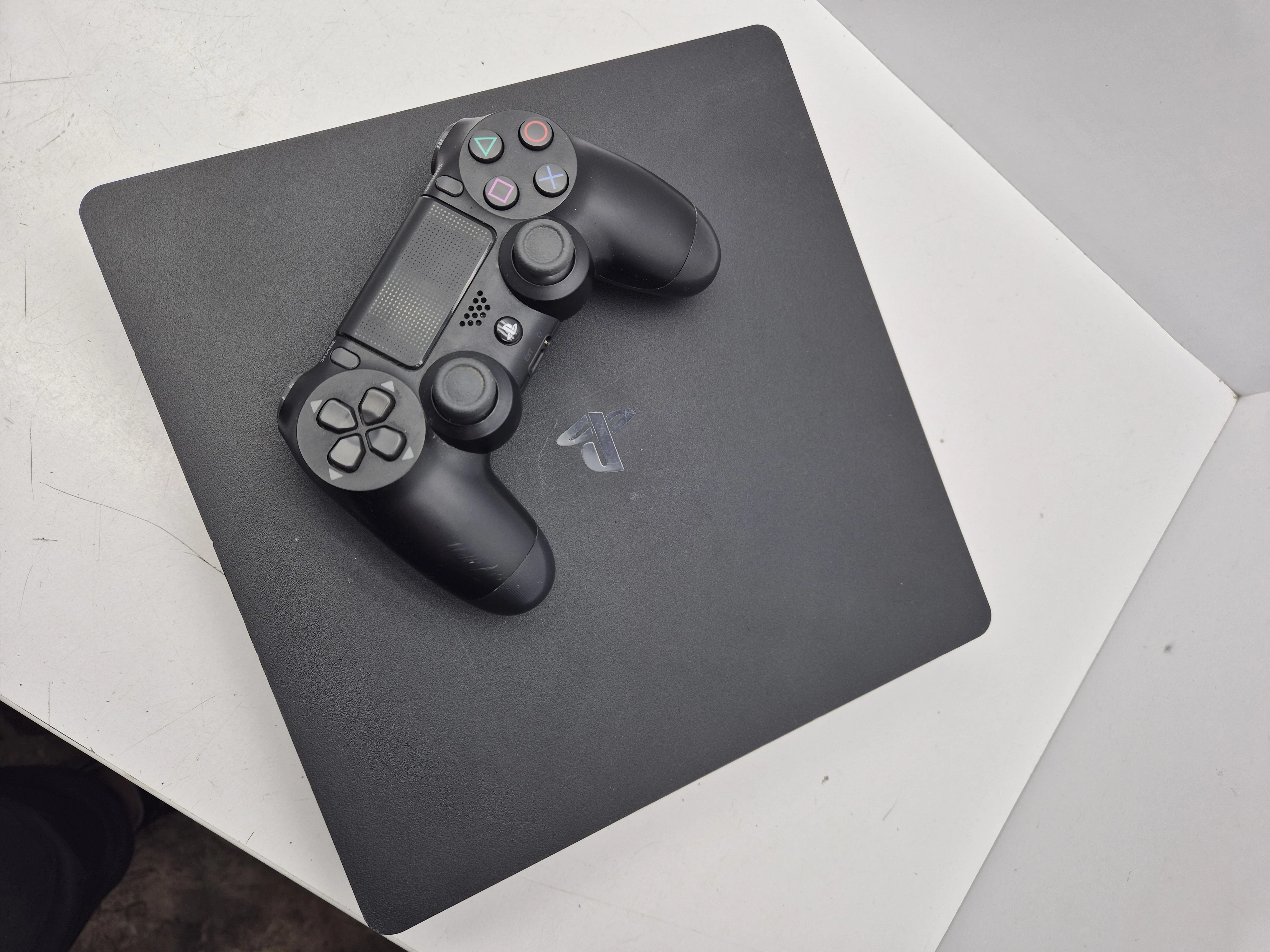 konsola-sony-playstation-4-ps4-slim-500-gb-pad-ean-gtin-711719407577