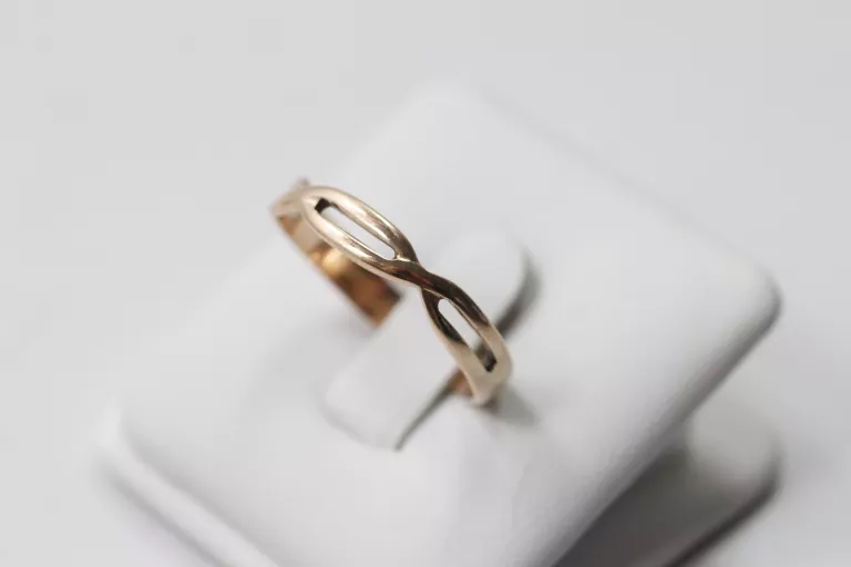 zloty-pierscionek-585-266g-r22-rodzaj-2205-2