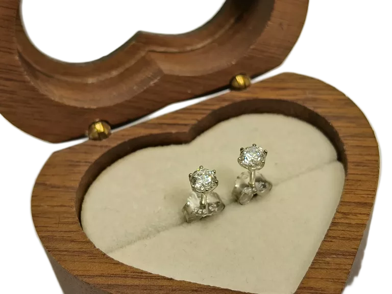 kolczyki-srebro-925-sztyfty-cyrkonia-4-mm-klasyczne-rodzaj-2205-2