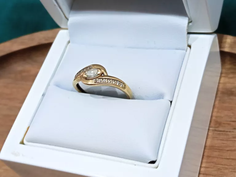 zloty-pierscionek-333-155g-r14-rodzaj-2205-2