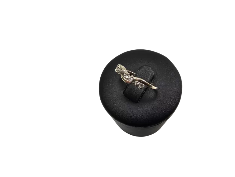 zloty-pierscionek-biale-zloto-cyrkonie-p-585-w-163g-r-14-marka-248811-958954