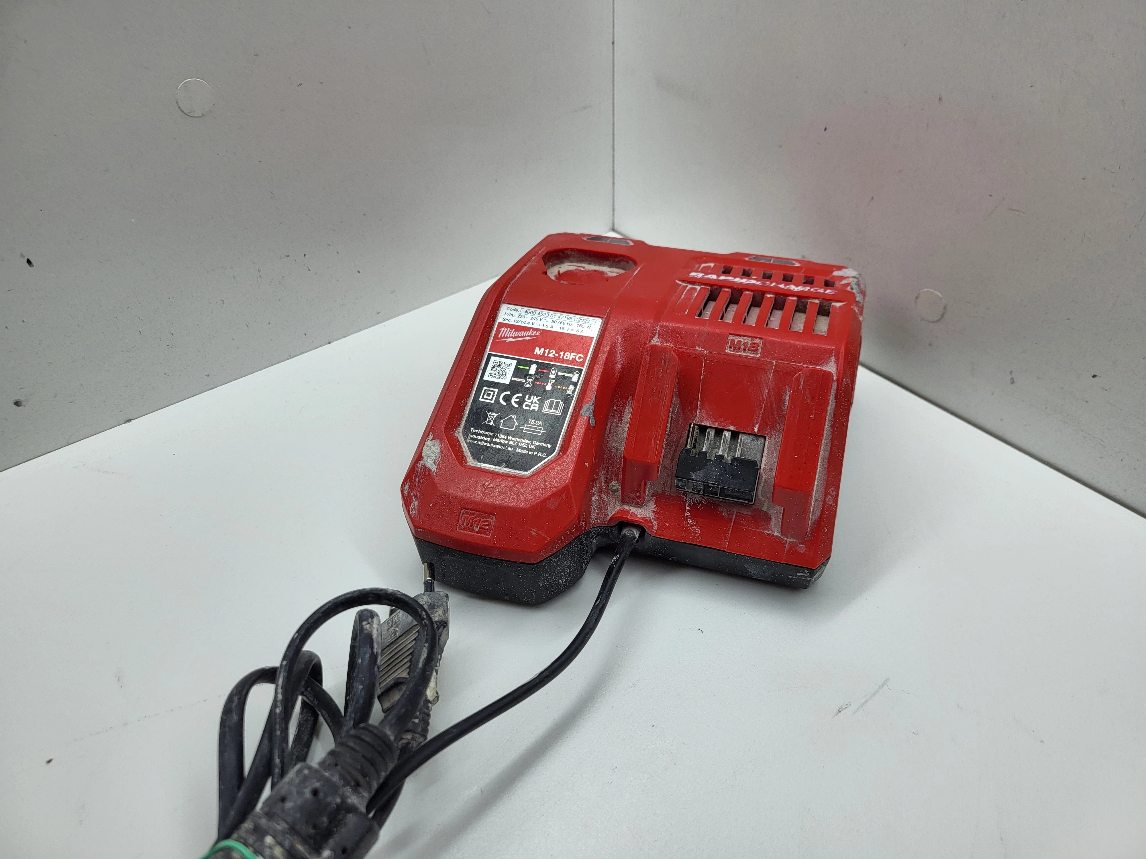 ladowarka-milwaukee-m12-18fc-pl-wolnosci-12-sj-wloclawek