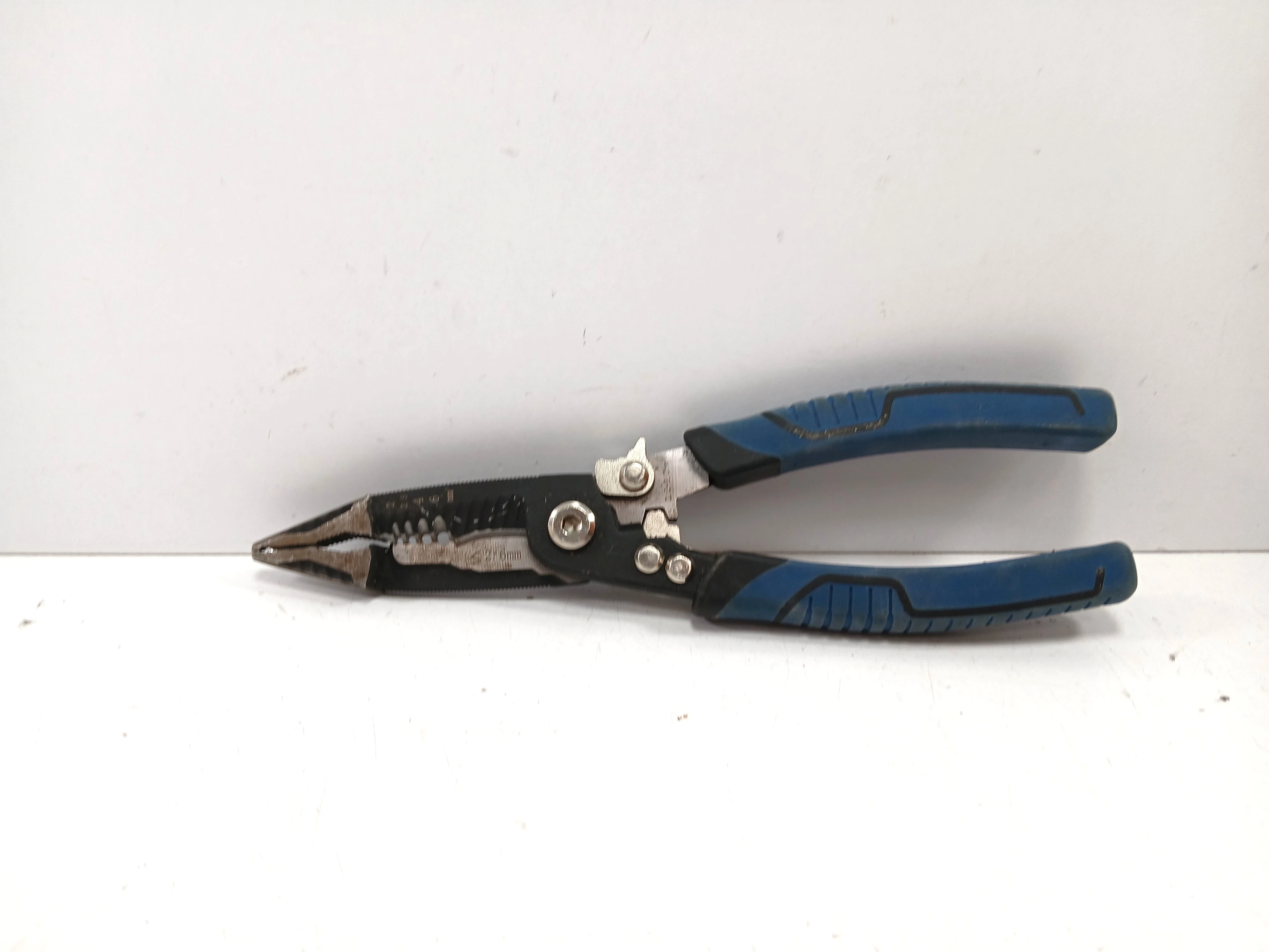 szczypce-wielofunkcyjne-niteo-28-czerwca-126-poznan-ska-x