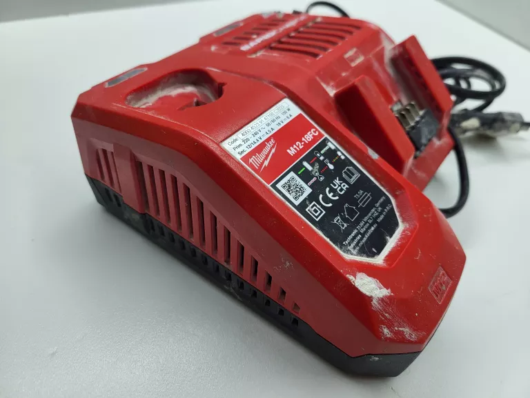ladowarka-milwaukee-m12-18fc-waga-produktu-z-opakowaniem-jednostkowym-1500