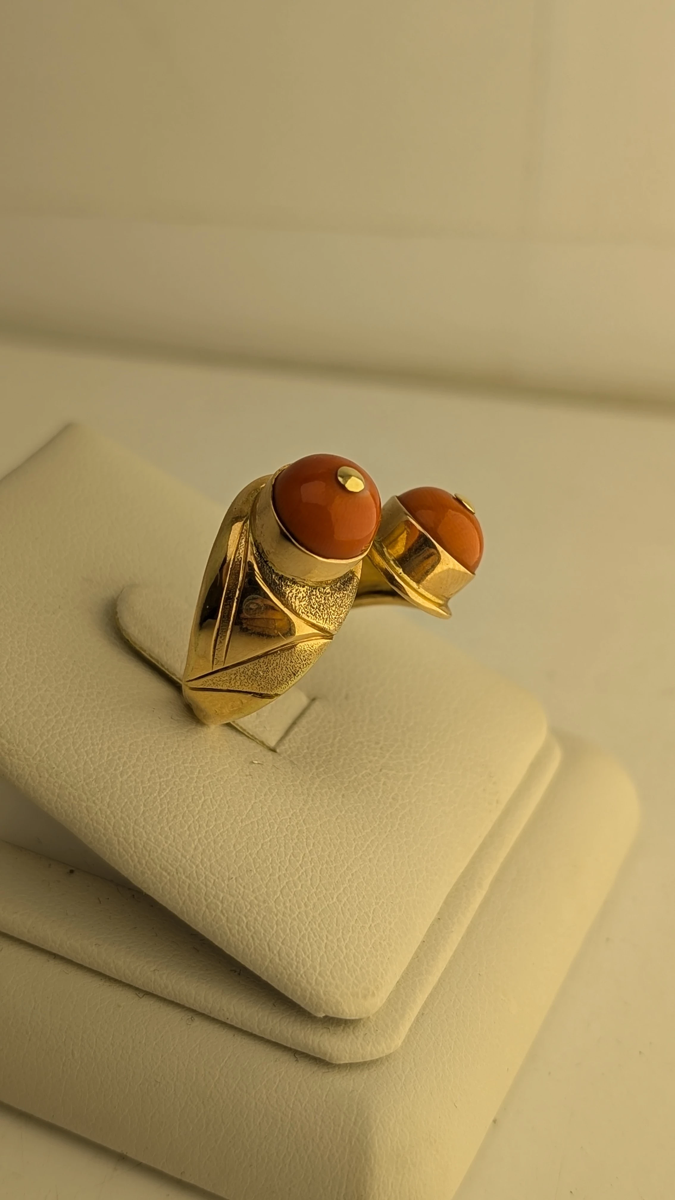 zloty-pierscionek-z-dwoma-koralami-p585-w699g-r17-ean-gtin-058746985365