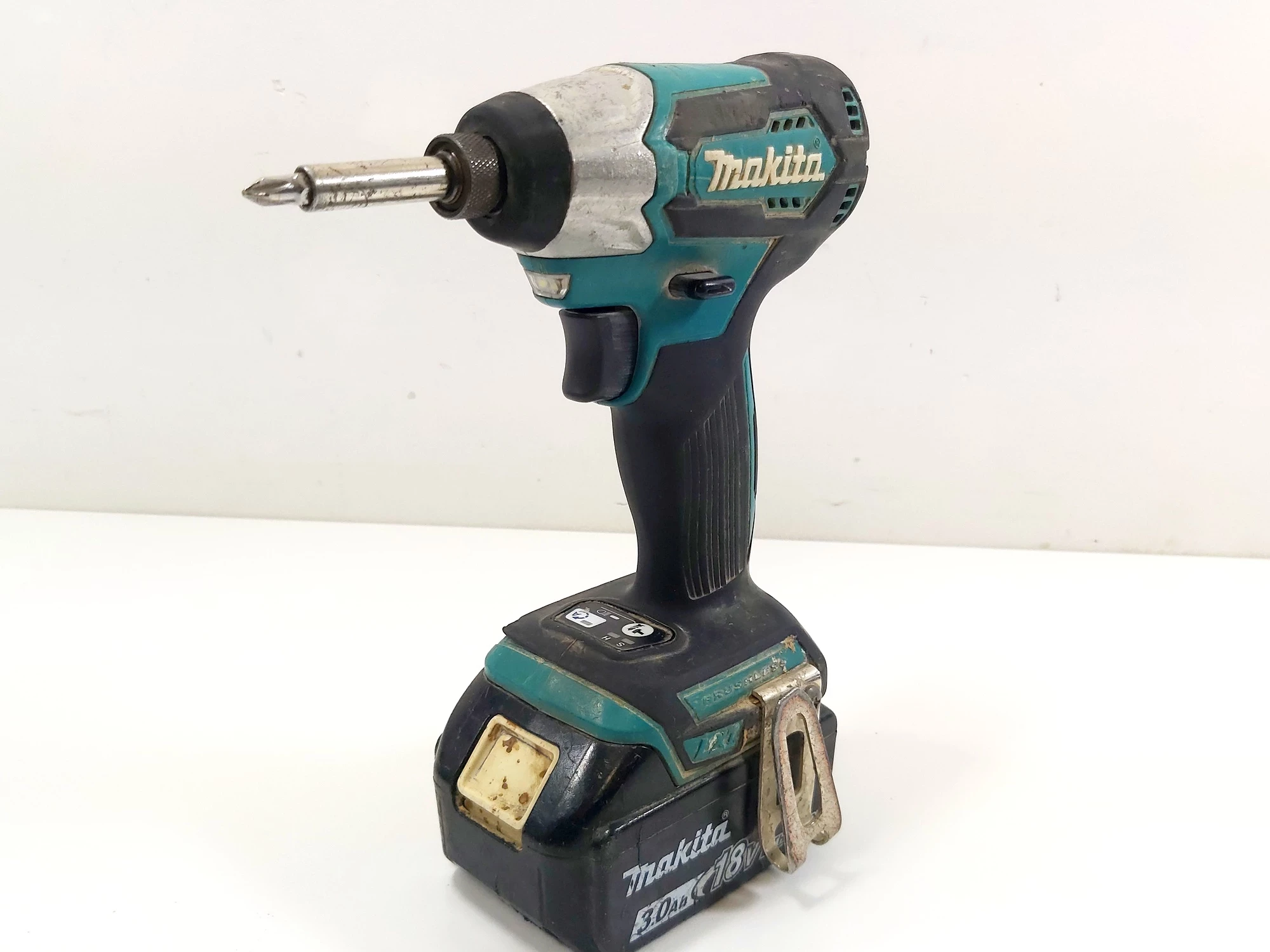 zakretarka-udarowa-makita-dtd155-aku-3-ah-ean-gtin-0088381840675