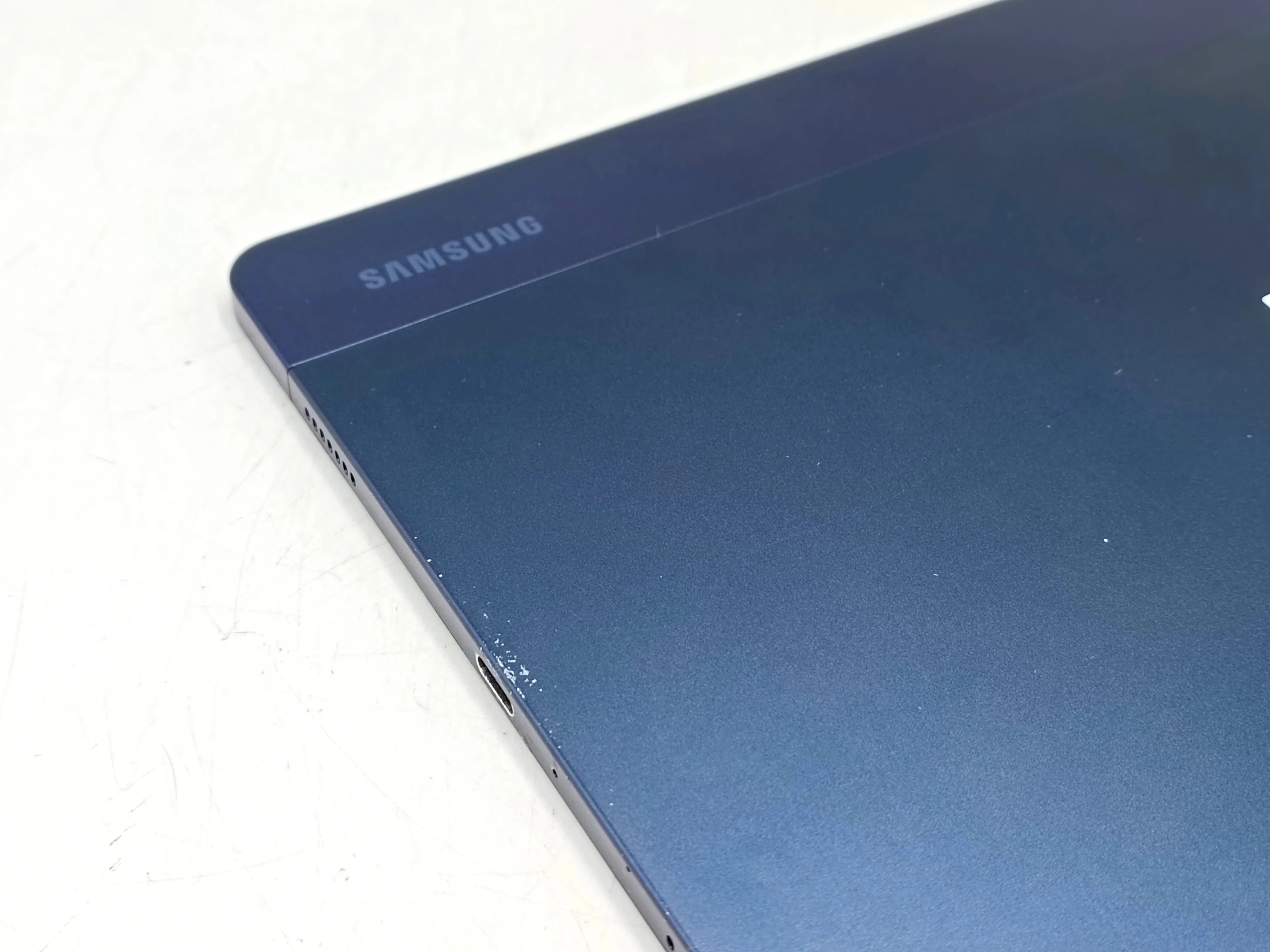 tablet-samsung-galaxy-a9-464gb-system-operacyjny-16332-1