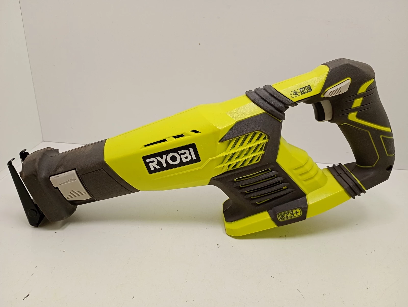 pila-szablasta-ryobi-rrs1801-bn-hubska-82-wroclaw