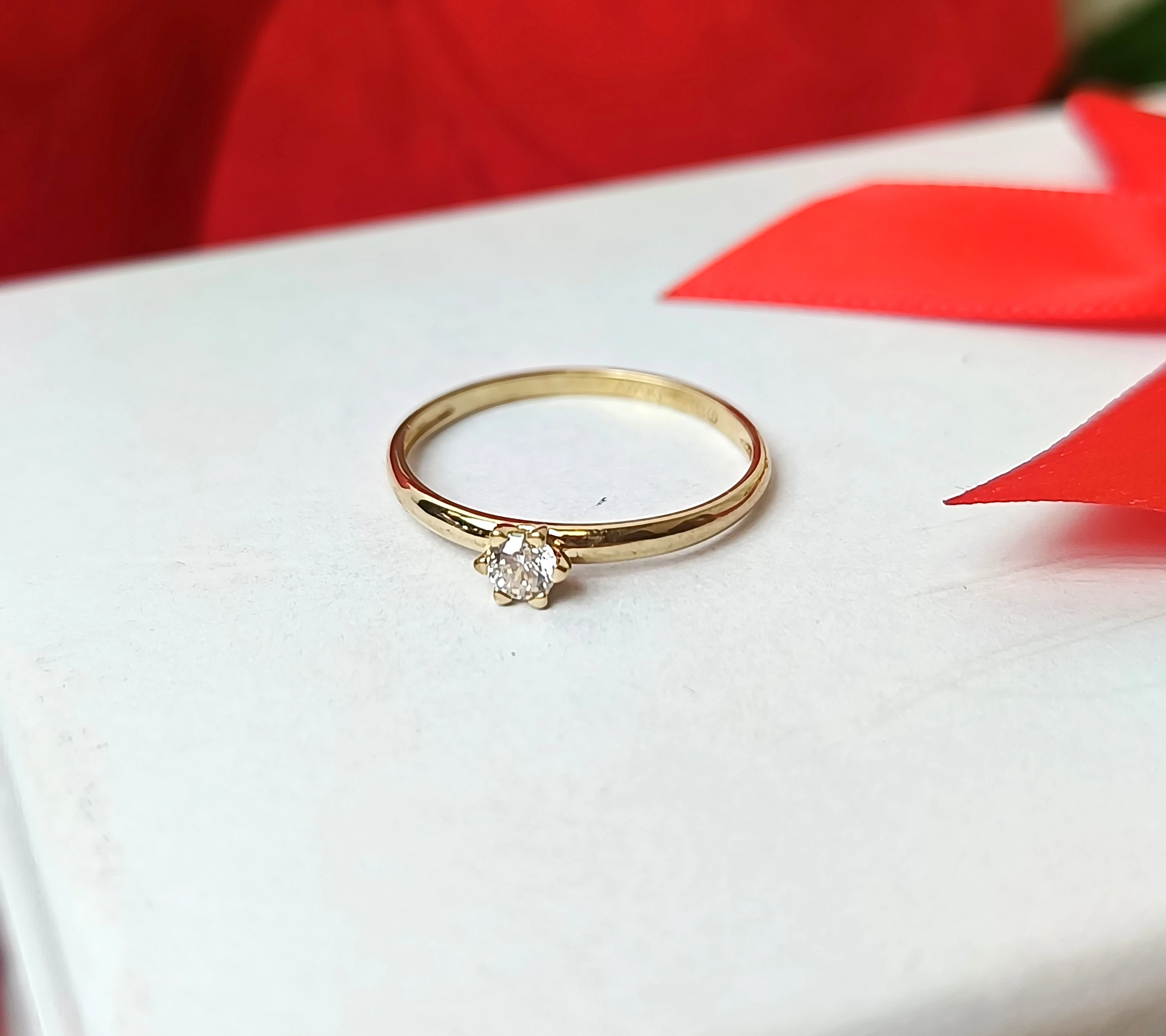 wyrob-jubilerski-uzywany-zloty-pierscionek-333-097-r16-kamien-17088-524288