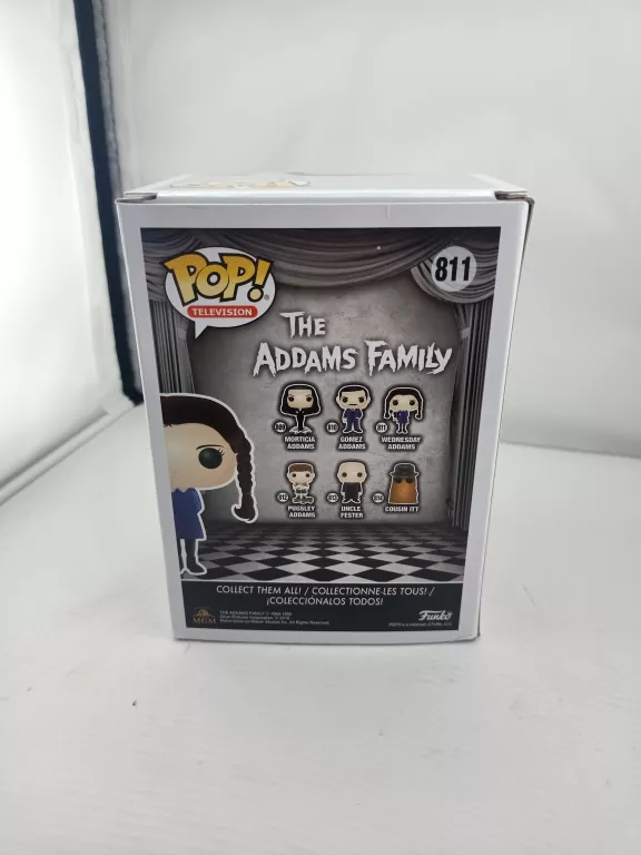 funko-pop-addams-family-wednesday-vinyl-figure-811-stan-11323-2