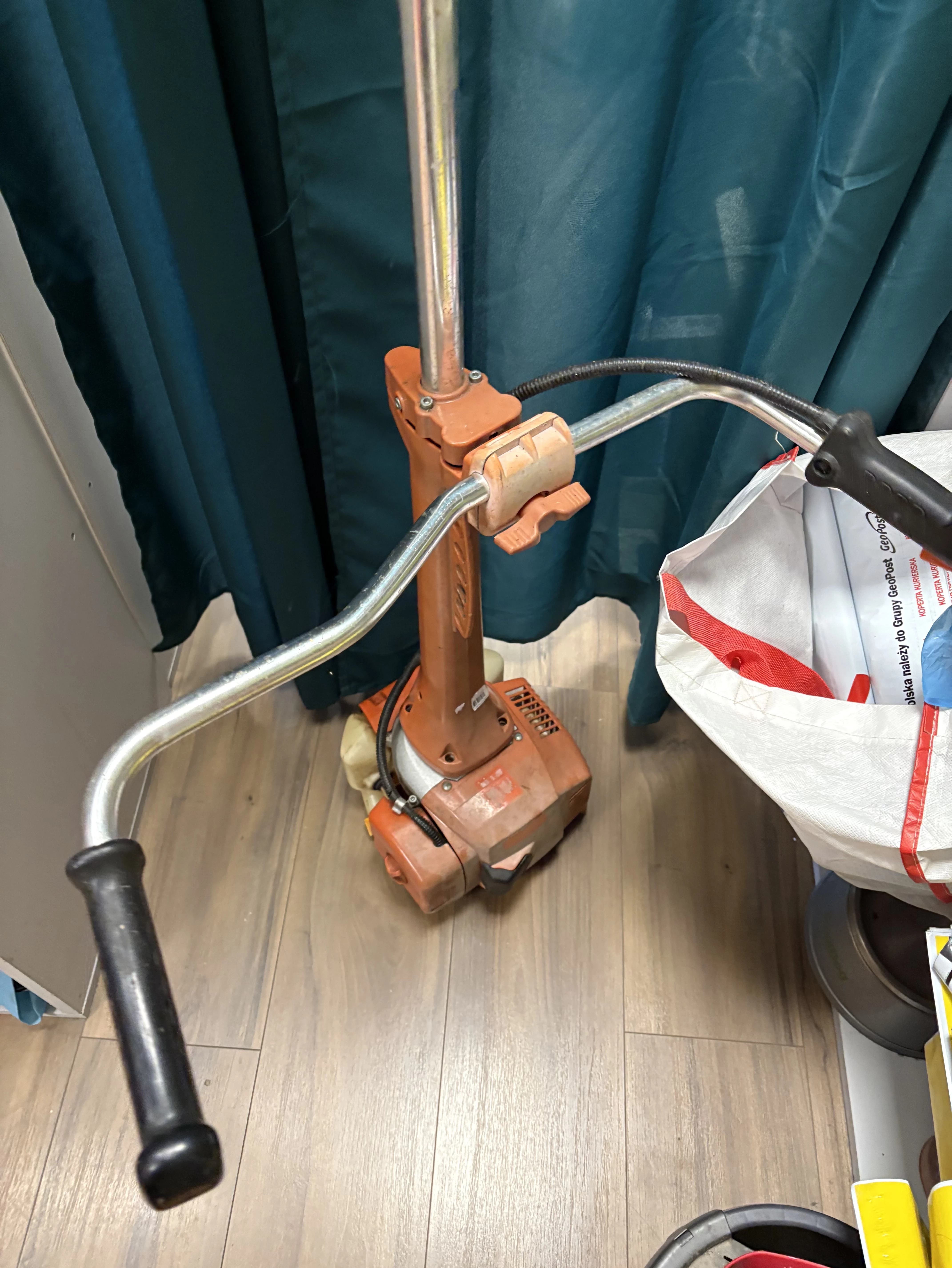 podkaszarka-kosa-spalinowa-do-trawy-chinska-stan-11323-2