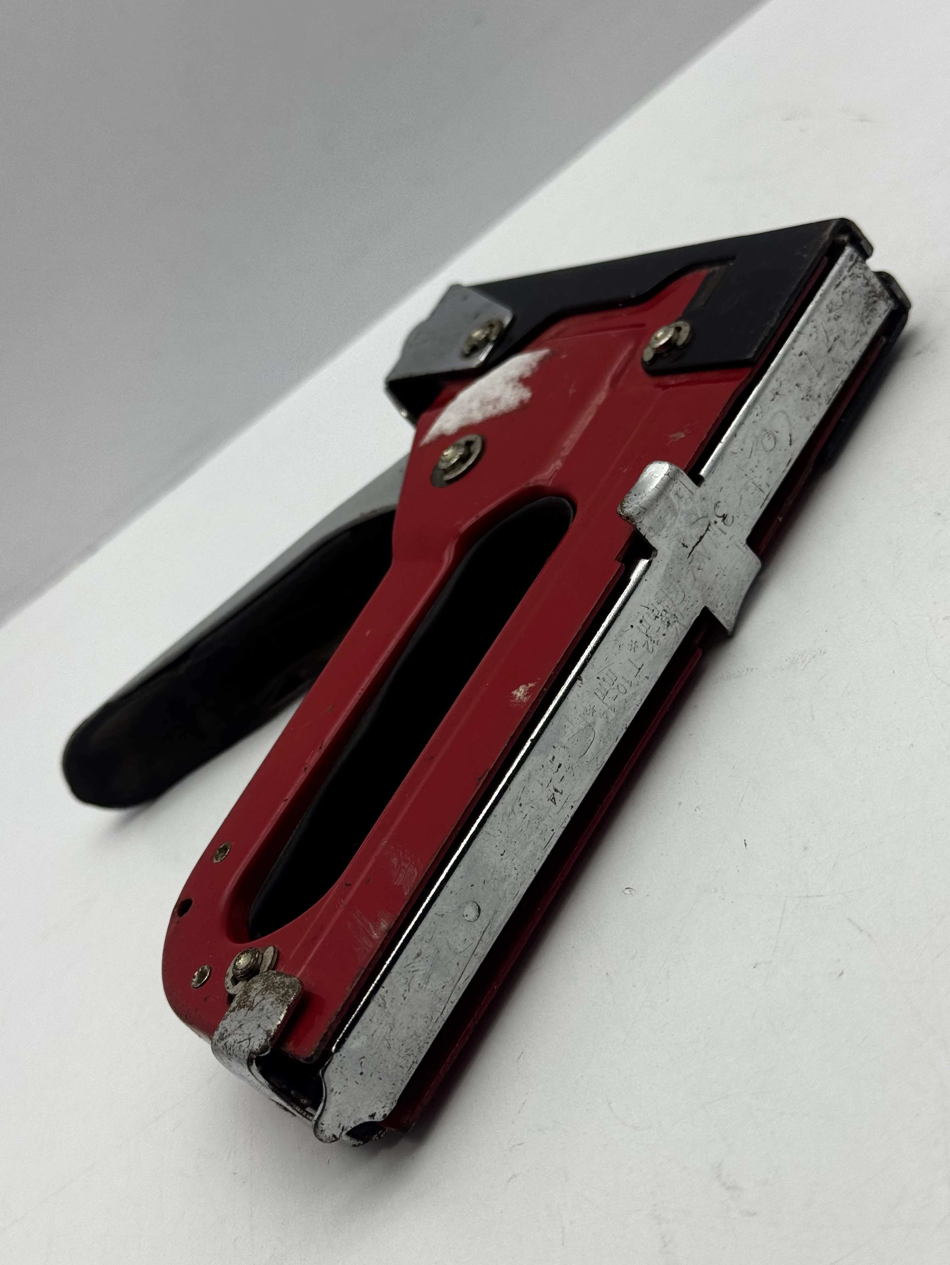 taker-zszywacz-tapicerski-pro-4-14mm-zszywki-typu-a-553530-minimalna-dlugosc-zszywek-4