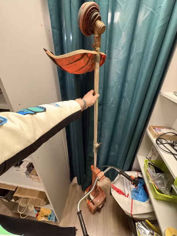 podkaszarka-kosa-spalinowa-do-trawy-chinska-waga-narzedzia-950