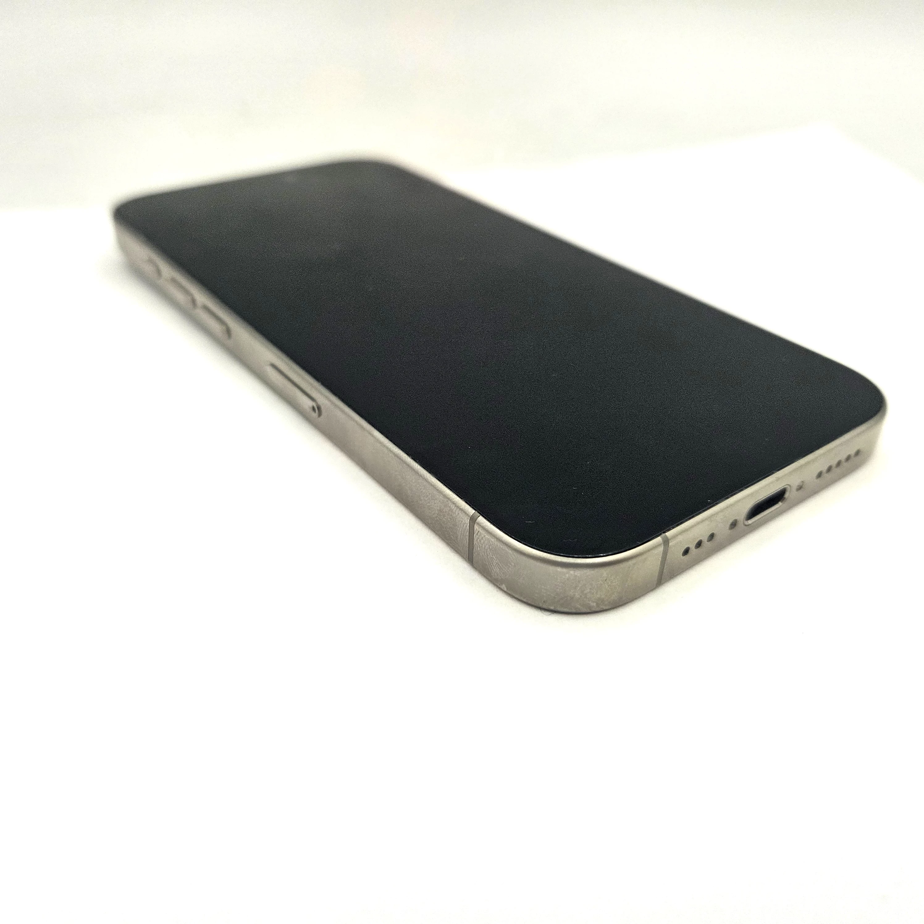 telefon-iphone-15-pro-256-gb-bat-88-580-cykli-pamiec-ram-202865-214113