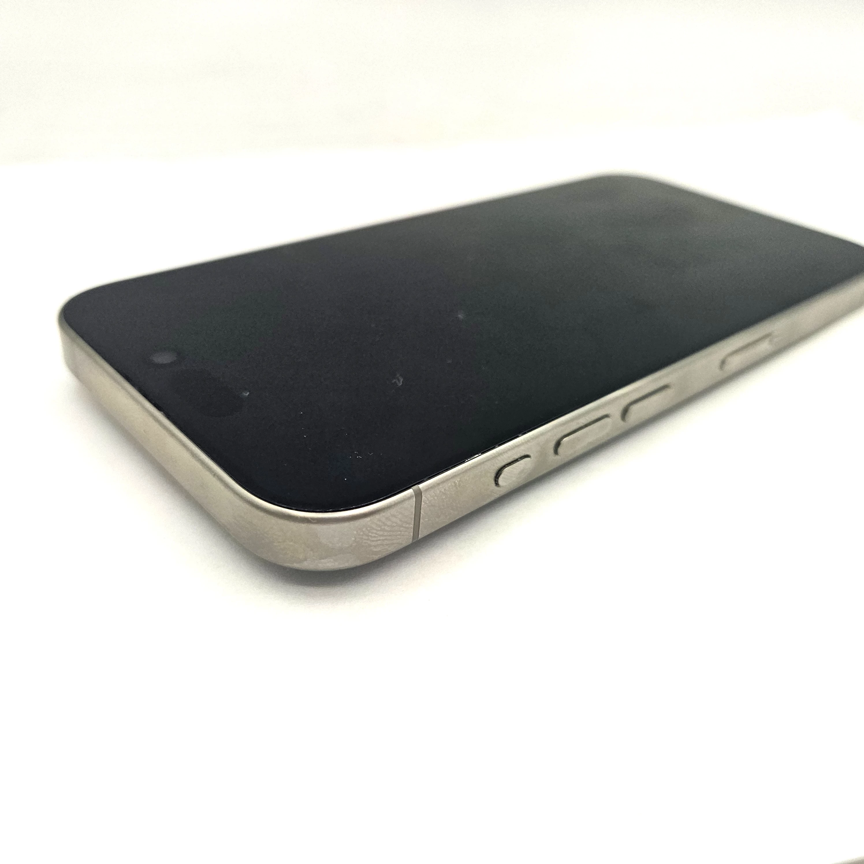 telefon-iphone-15-pro-256-gb-bat-88-580-cykli-system-operacyjny-4388-7