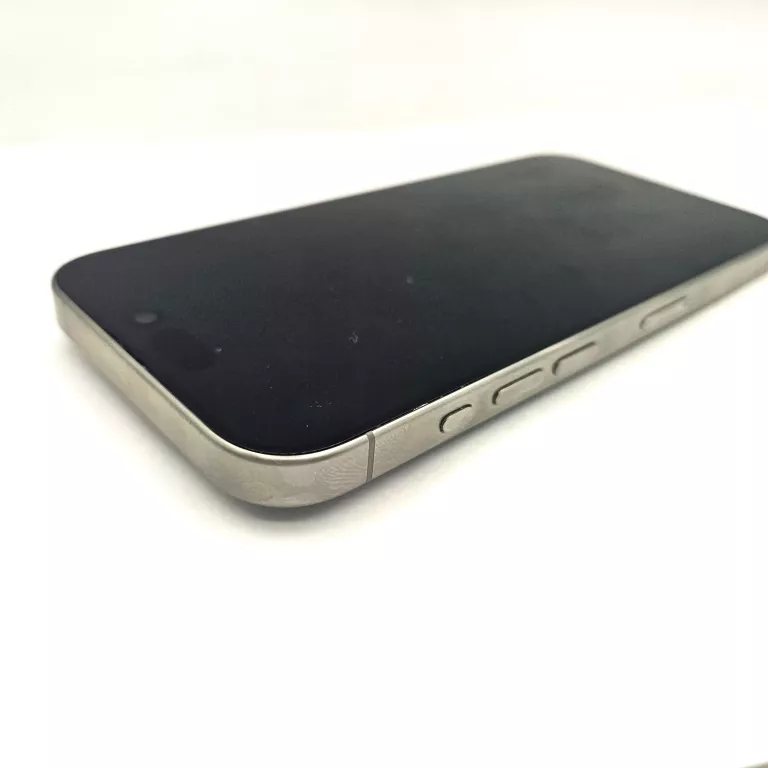 telefon-iphone-15-pro-256-gb-bat-88-580-cykli-system-operacyjny-4388-7