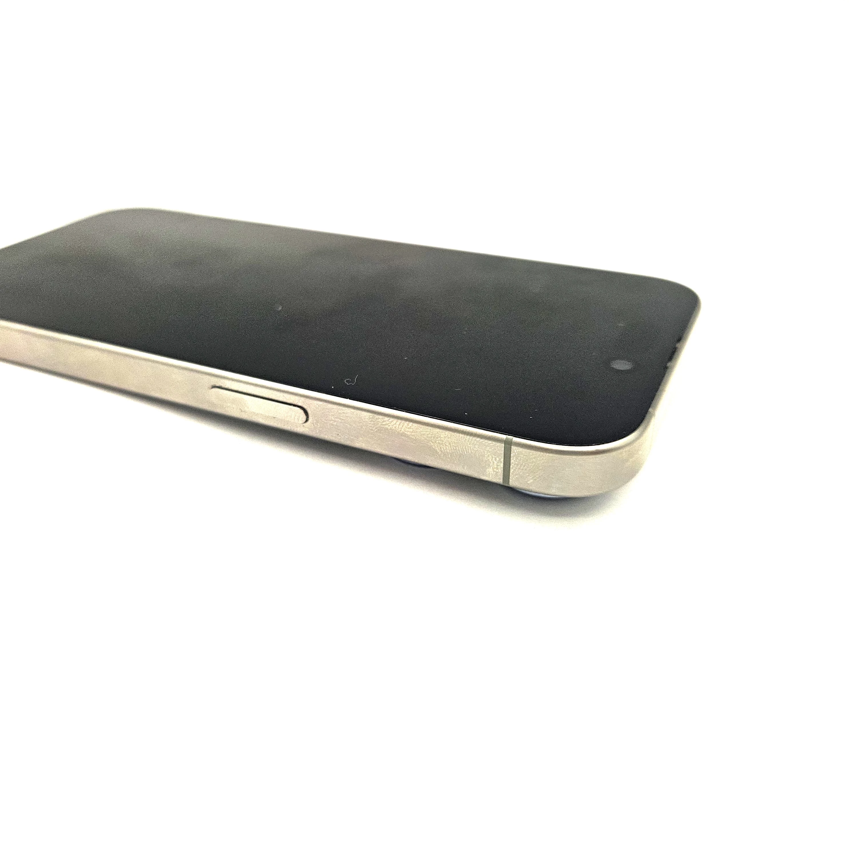 telefon-iphone-15-pro-256-gb-bat-88-580-cykli-pojemnosc-akumulatora-3200