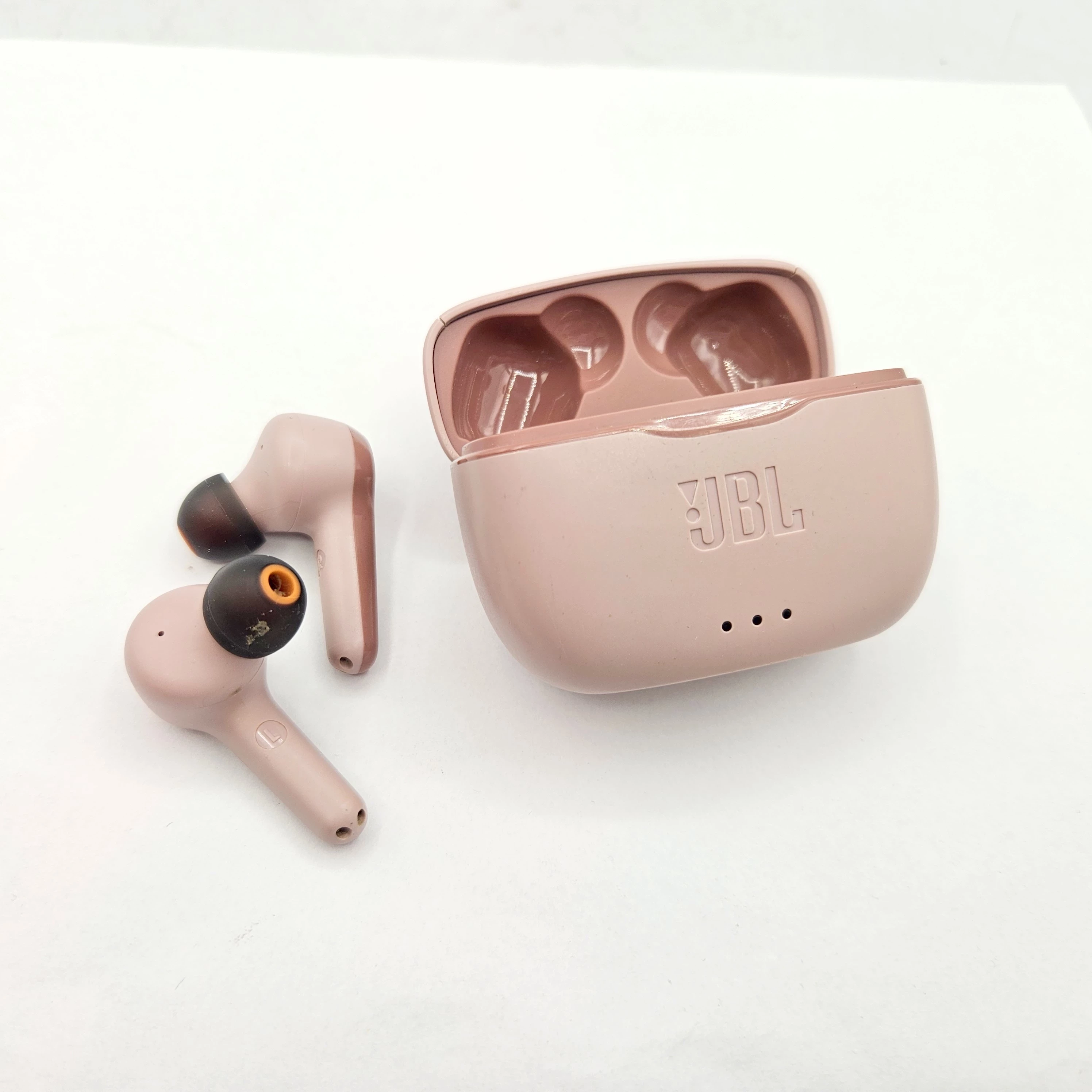 sluchawki-bezprzewodowe-douszne-jbl-tune-215tws-3-maja-48-poznan-ska-x