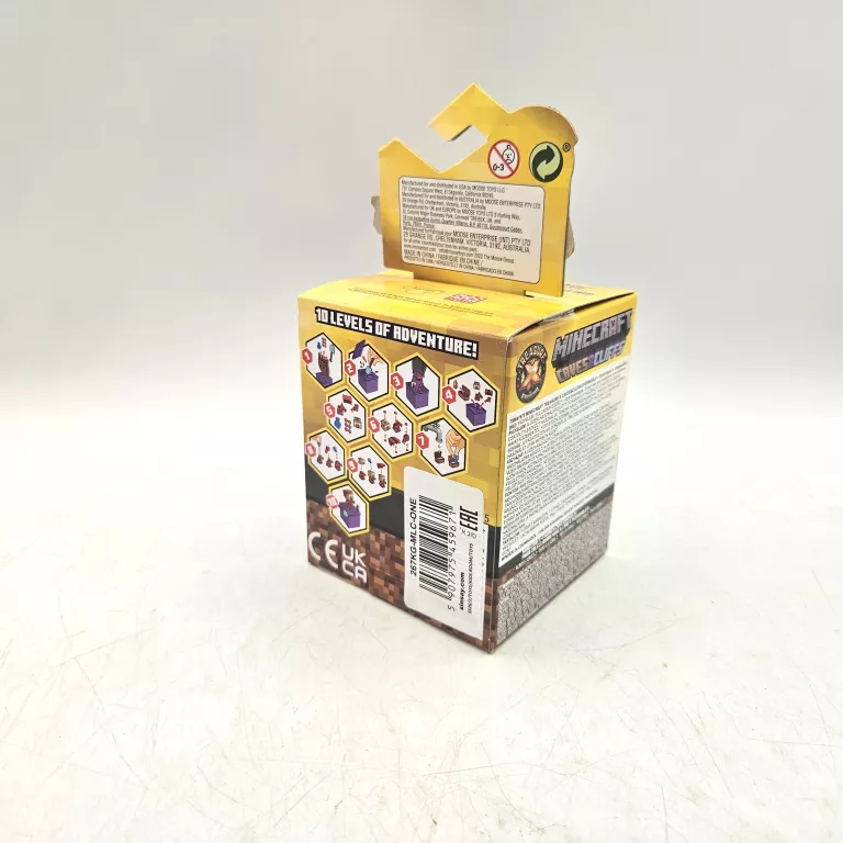 figurka-minecraft-treasure-x-caves-cliffs-overworld-pack-zestaw-figurek-stan-11323-2