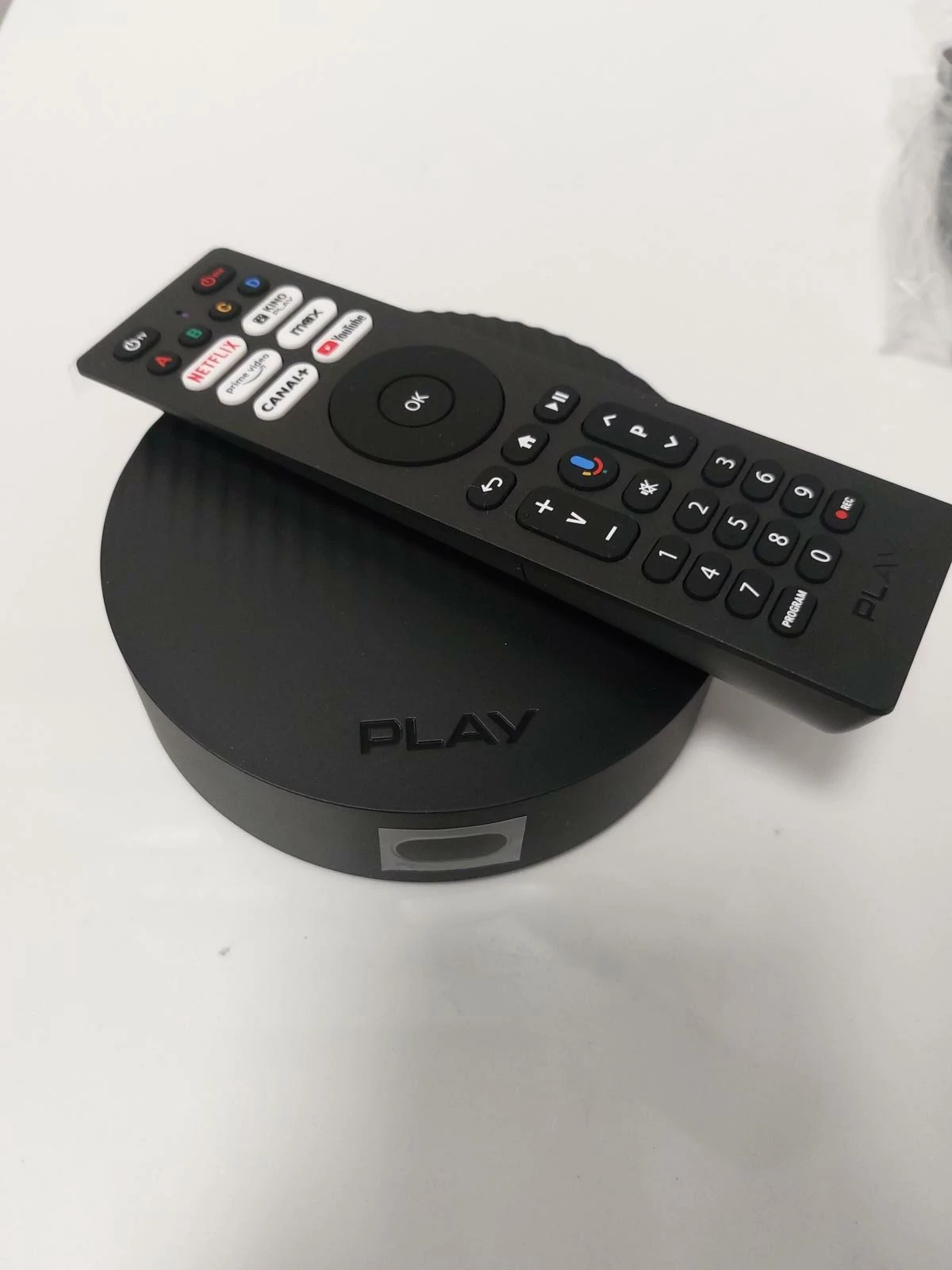 dekoder-play-tv-box-pilot-zasilacz-model-boxtv-play-nowej-generacji