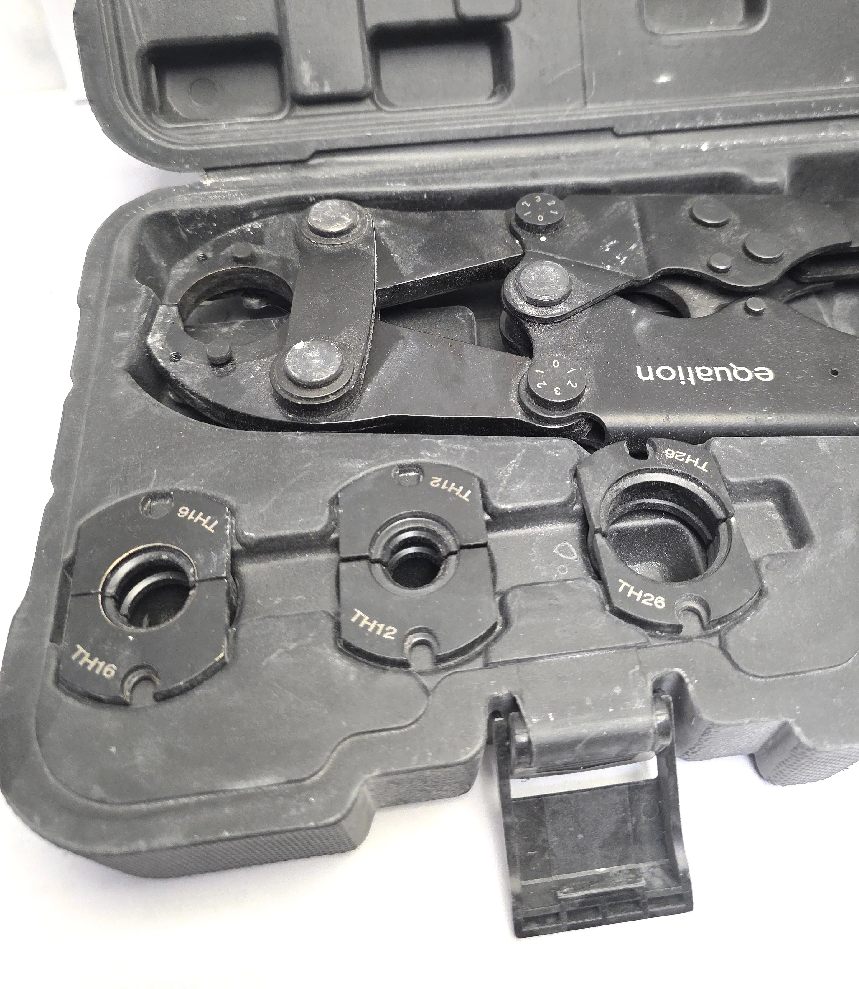 reczna-zaciskarka-do-rur-pex-equation-12-26mm-marka-248811-1101450