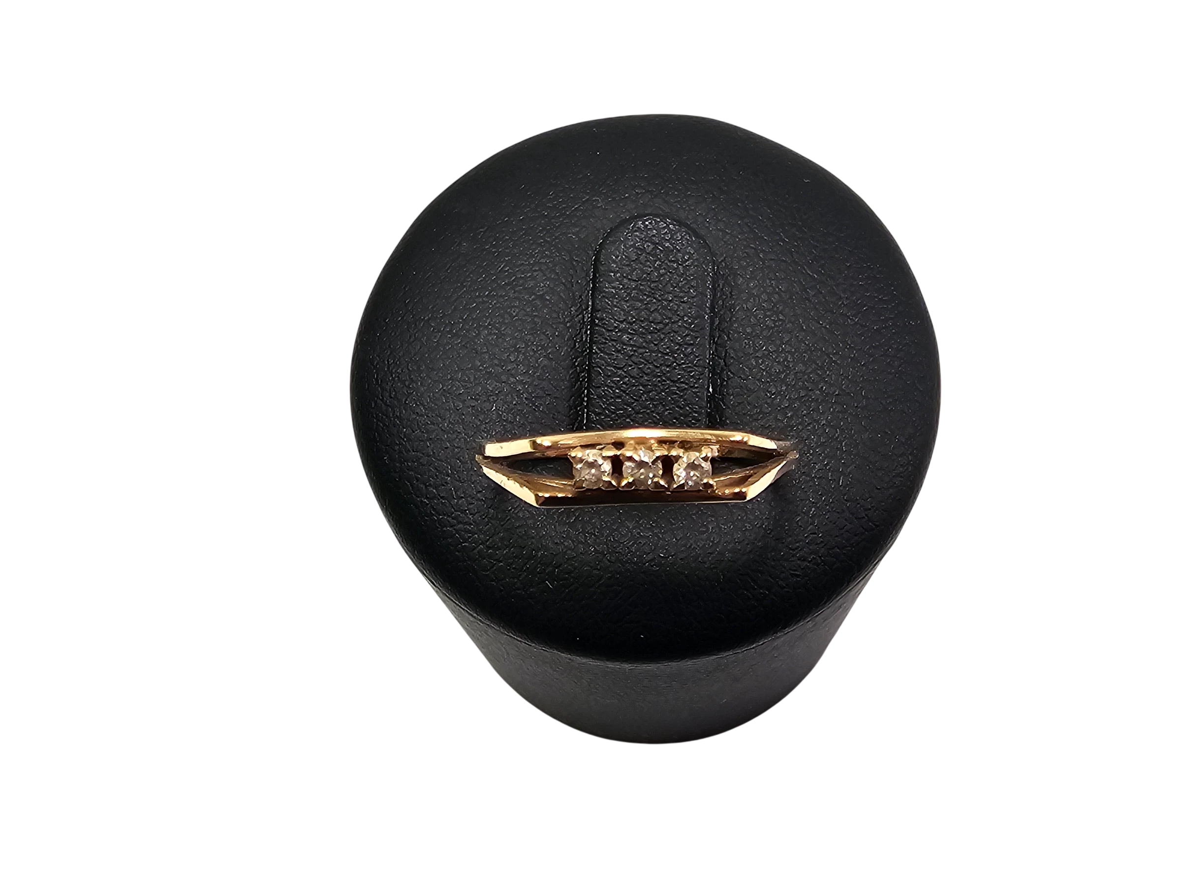 zloty-pierscionek-z-cyrkoniami-p585-w150g-r16-rodzaj-2205-2