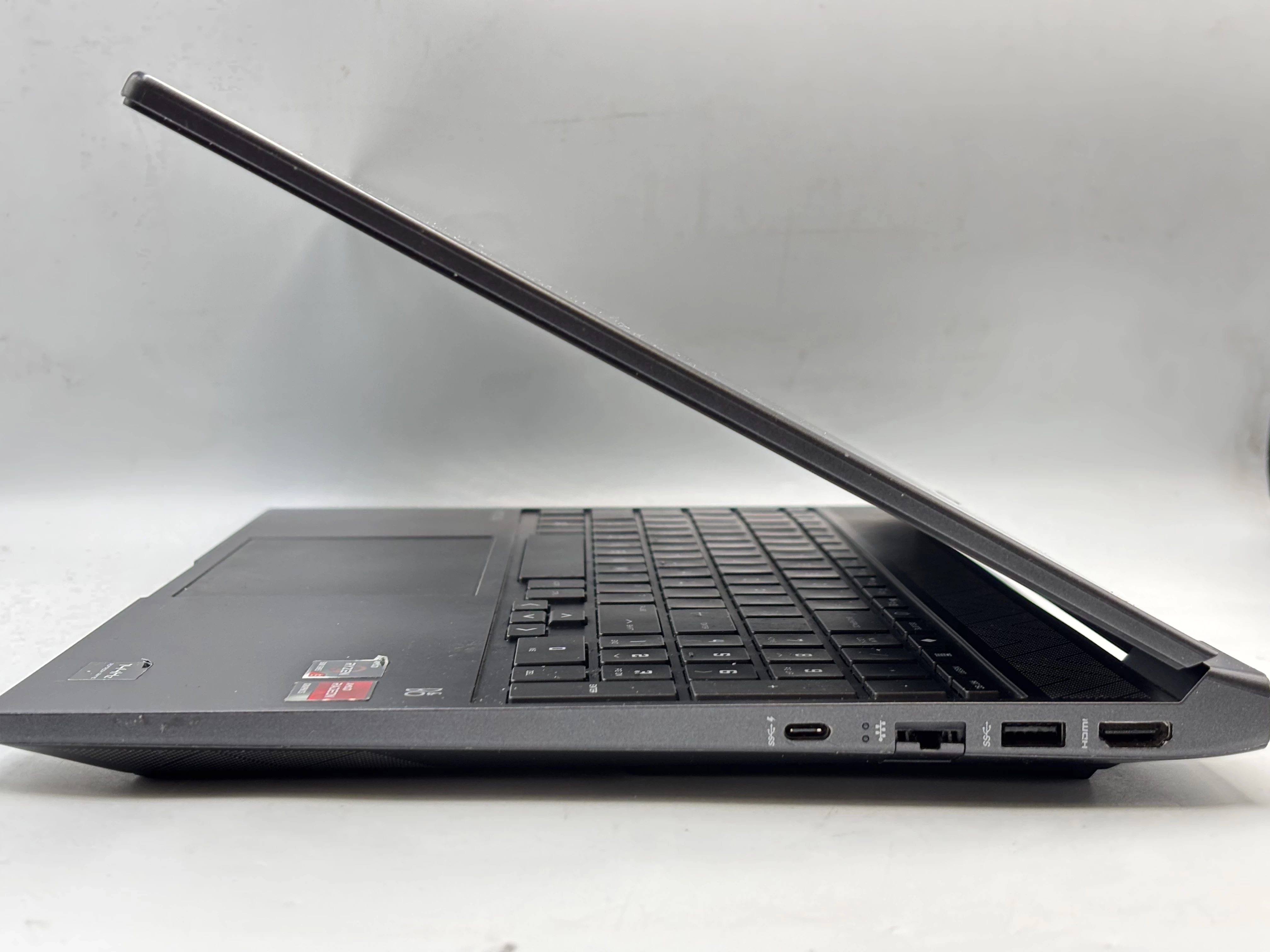 laptop-hp-victus-15-fb0125nw-ryzen-5600h-16-gb-512-gb-rx-6500m-seria-procesora-4366-293005