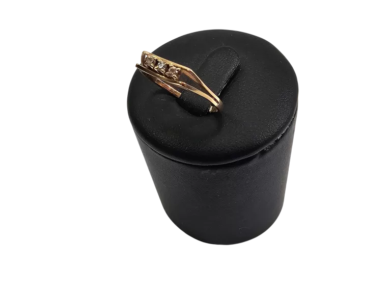 zloty-pierscionek-z-cyrkoniami-p585-w150g-r16-material-15835-2