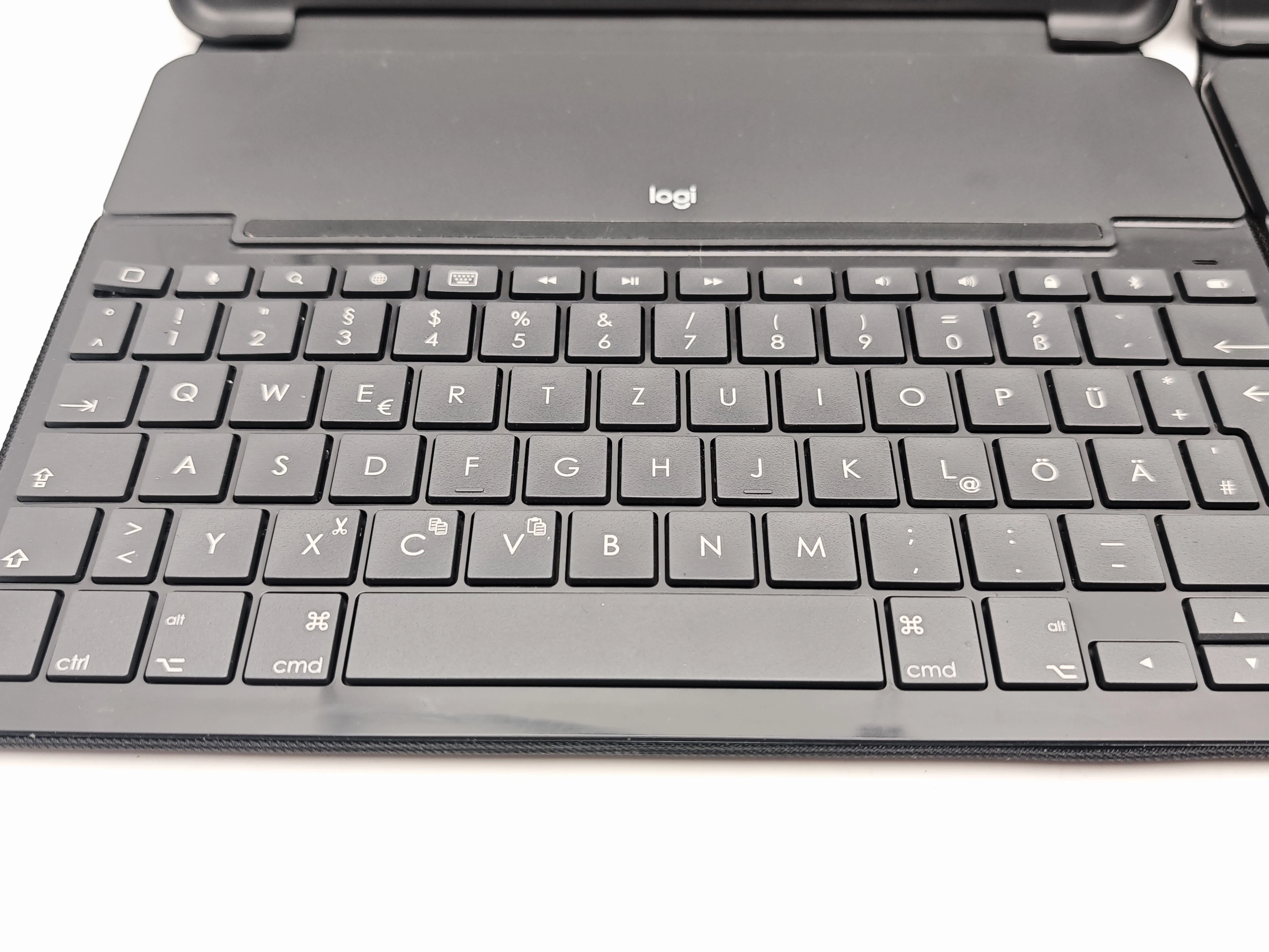 2x-klawiatura-logitech-slim-folio-ipad-ean-gtin-5906638021101