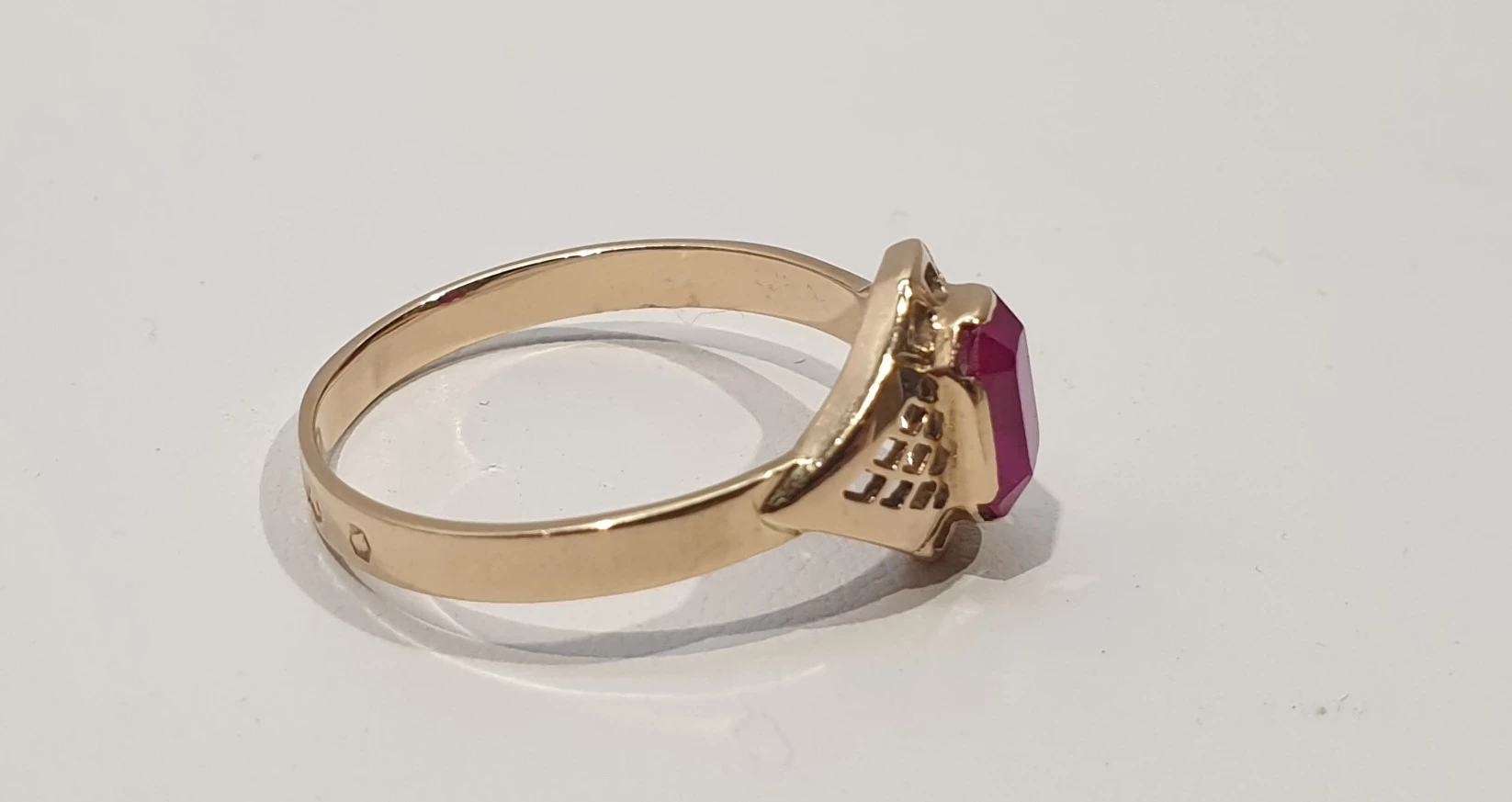 sliczny-zloty-pierscionek-p585-g272-r20-material-15835-2