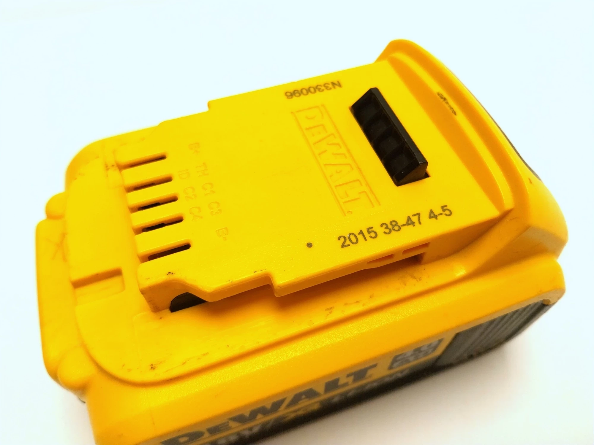 akumulator-dewalt-dcb182-40ah-18v-2015r-marka-248811-950256