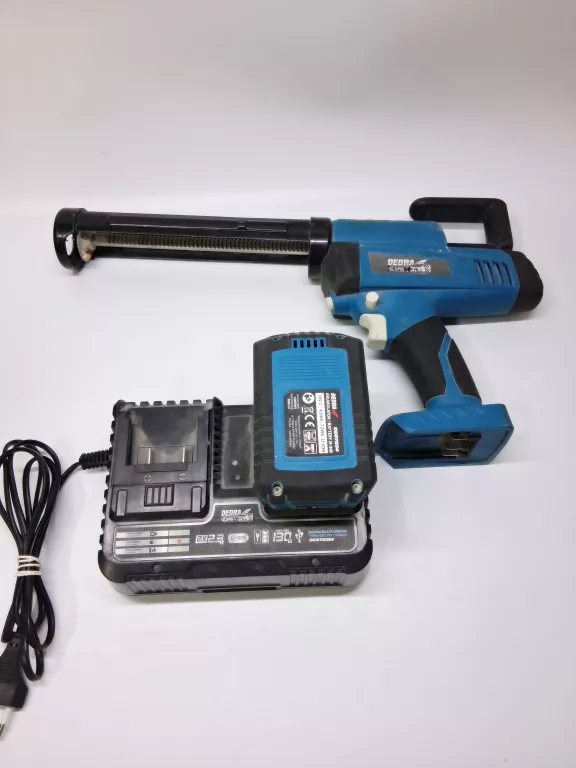 akumulatorowy-wyciskacz-do-silikonu-dedra-ded7056-batorego-12-sj-skierniewice