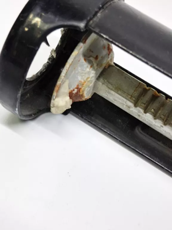 akumulatorowy-wyciskacz-do-silikonu-dedra-ded7056-kod-producenta-ded7056