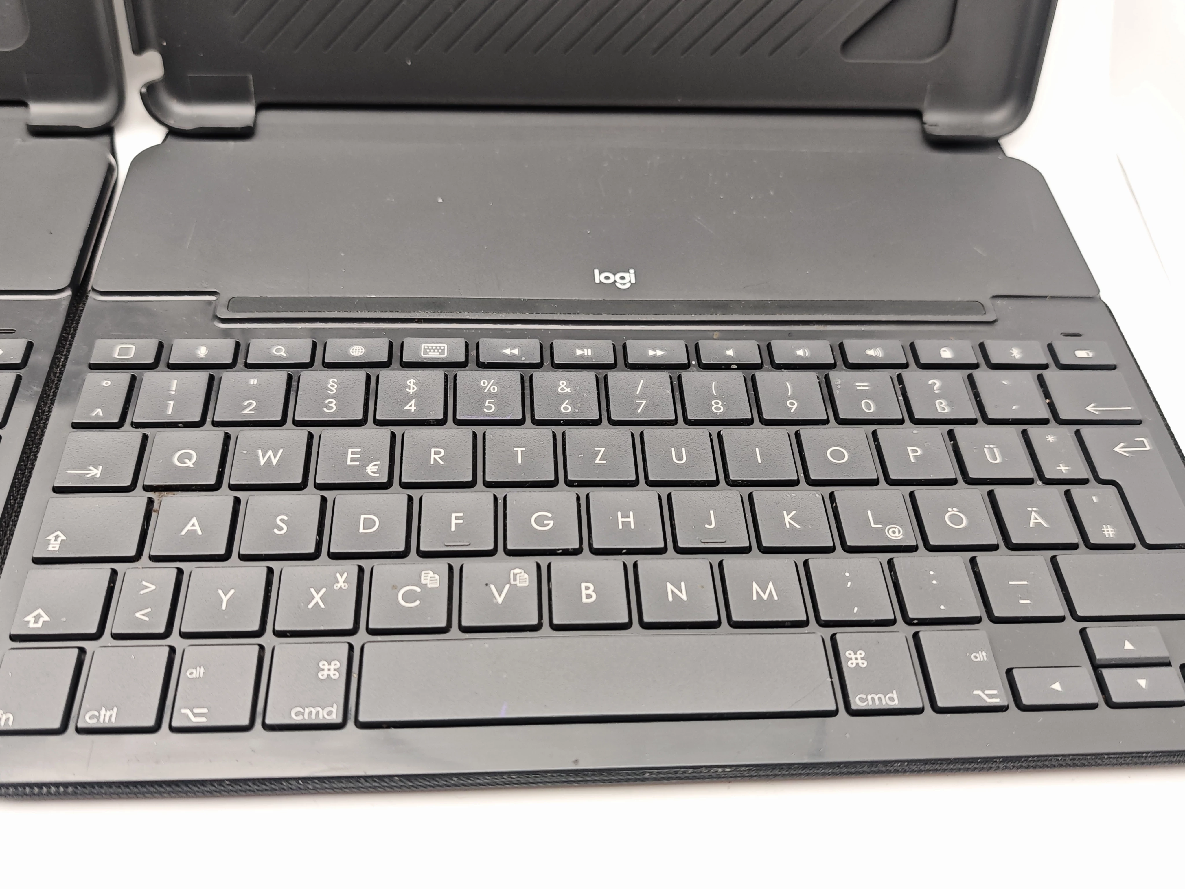 2x-klawiatura-logitech-slim-folio-ipad-stan-11323-2