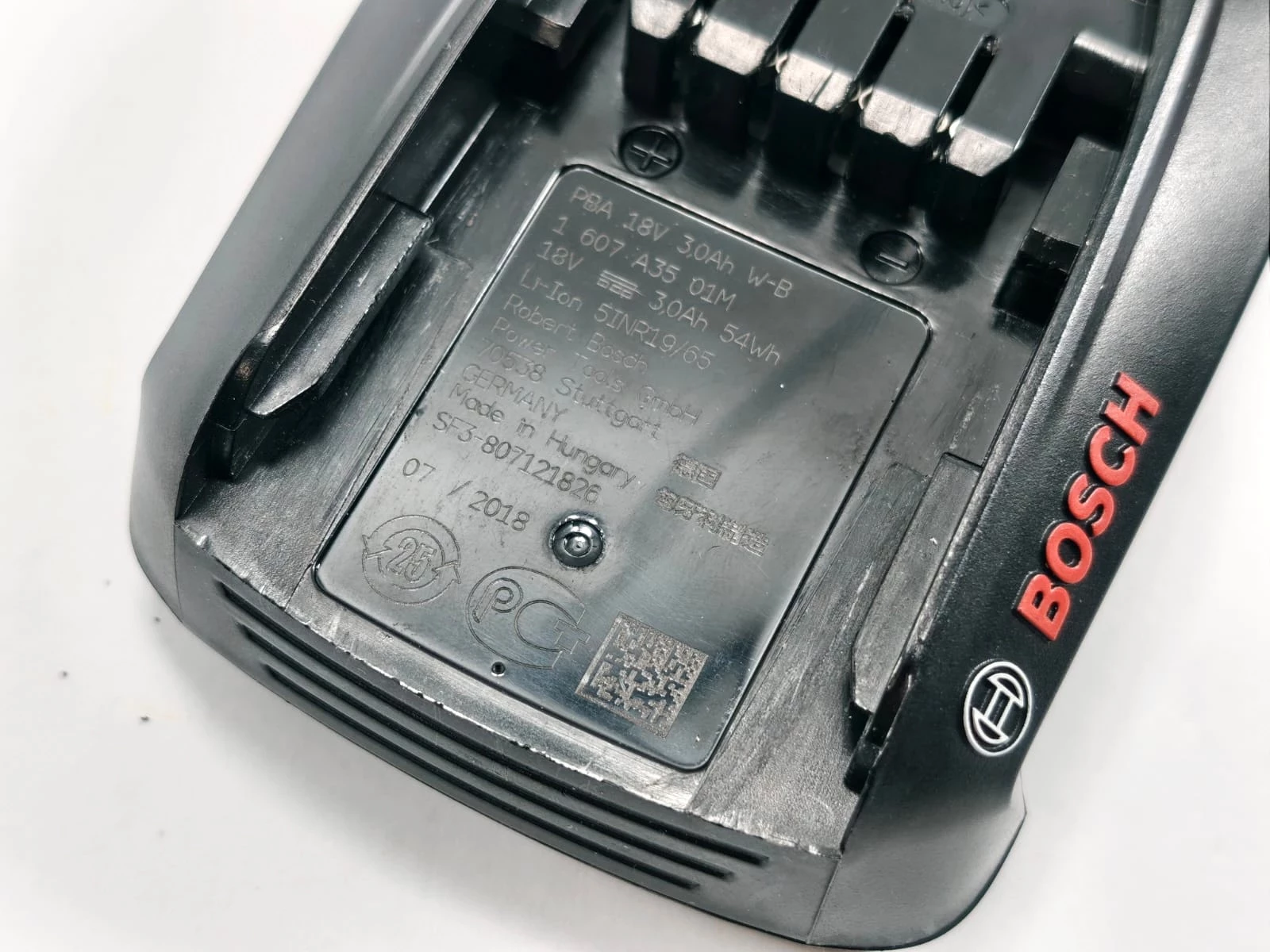 akumulator-bosch-18-v-3-ah-stan-11323-2