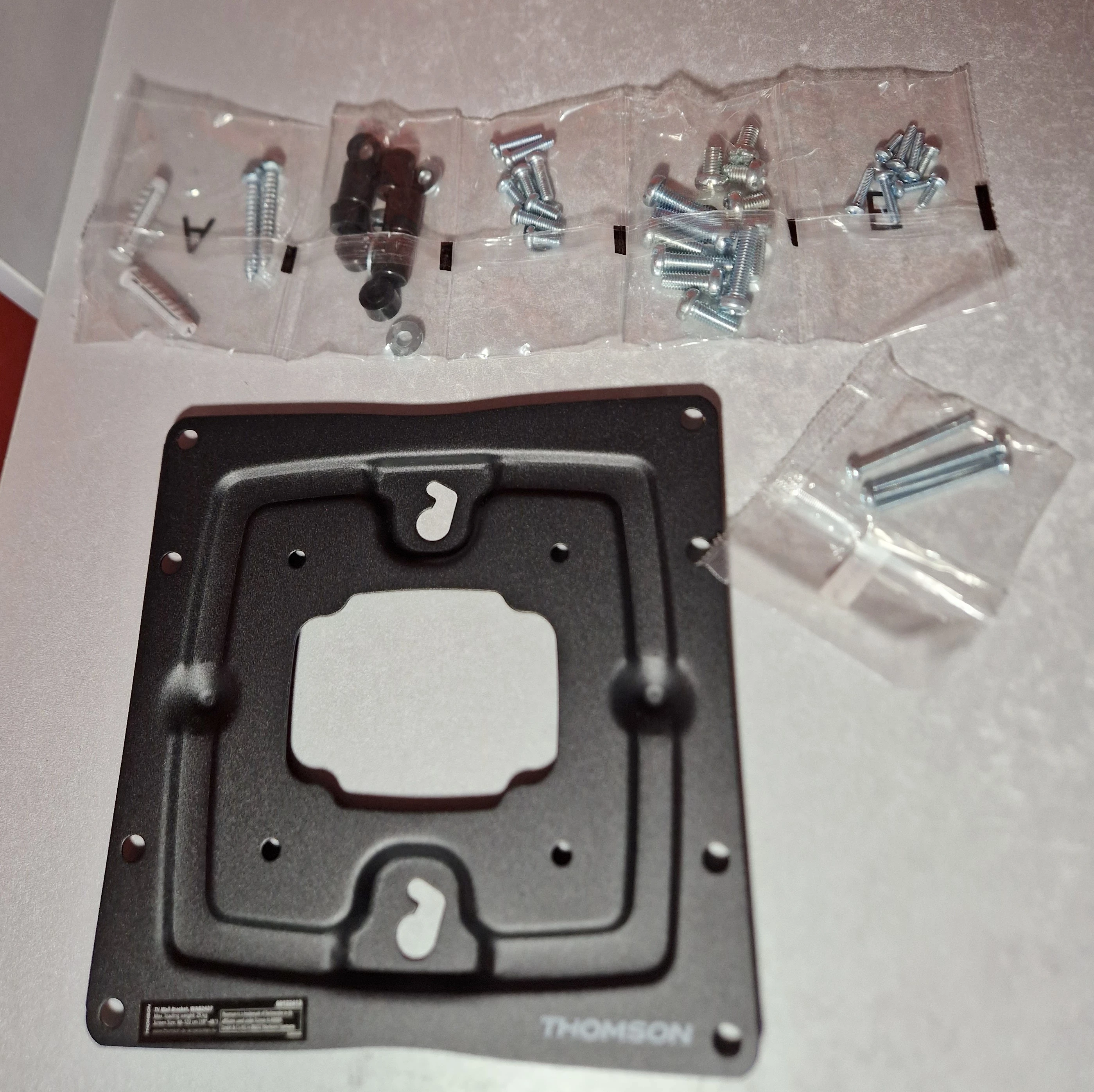 thomson-uchwyt-scienny-do-telewizora-19-48-cali-25kg-stan-11323-2