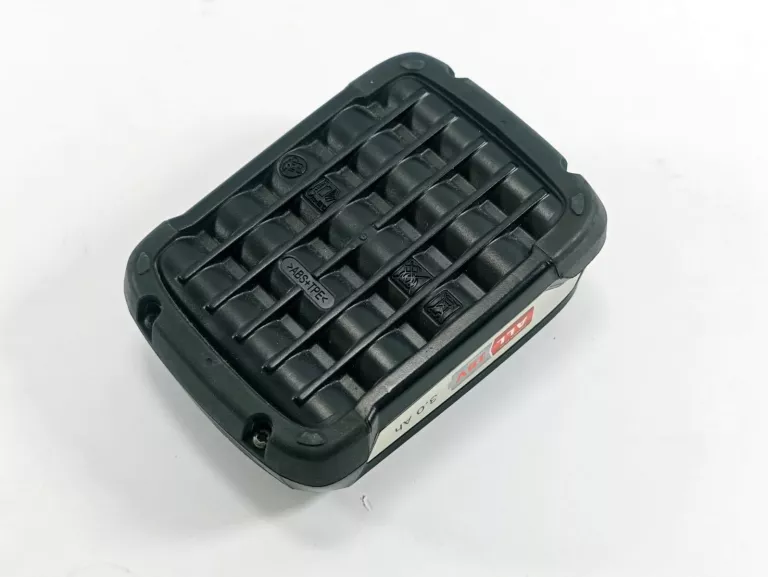 akumulator-bosch-18-v-3-ah-pojemnosc-akumulatora-300