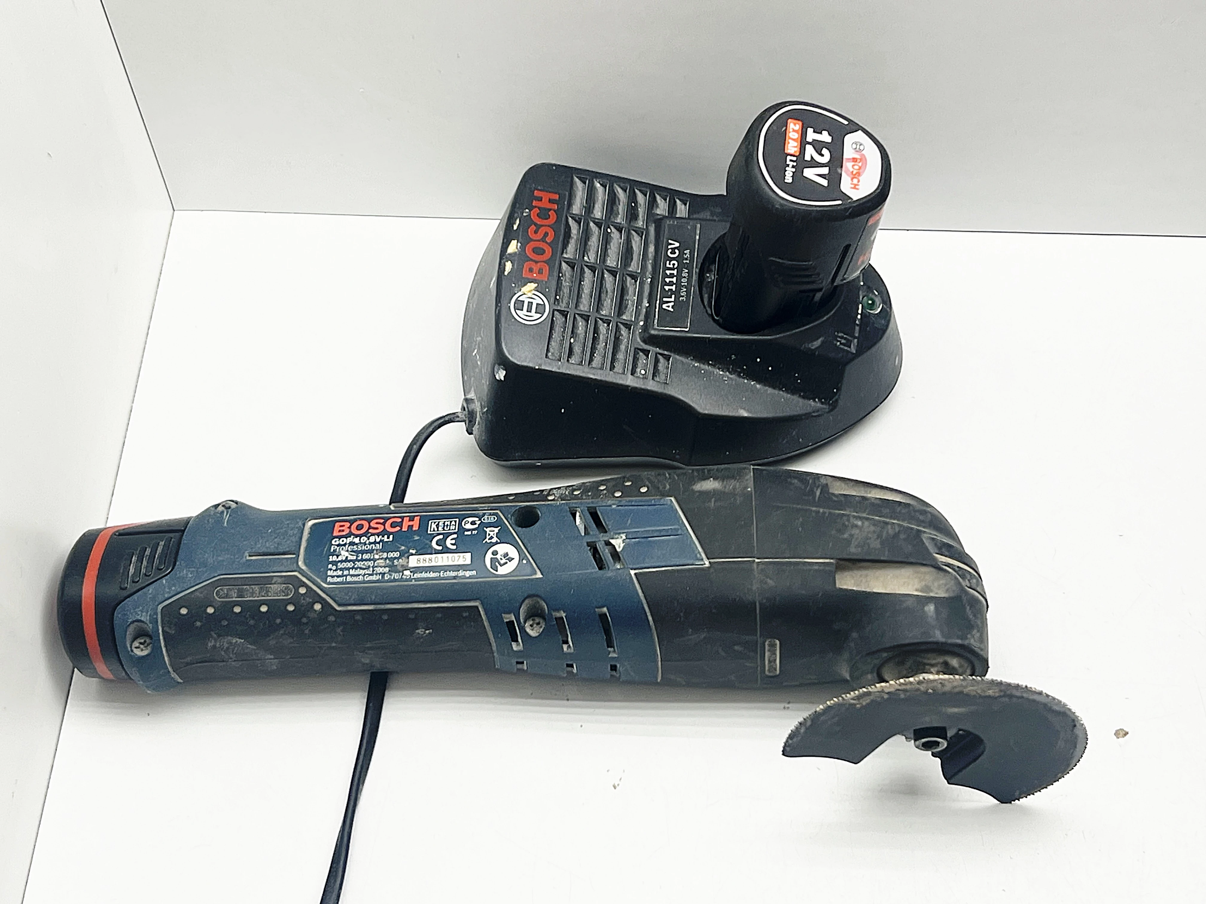 narzedzie-wielofunkcyjne-multitool-18v-bosch-gop-2-aku-i-lad-ean-gtin-4059952606859