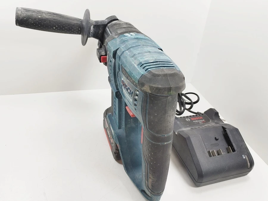 akumulatorowy-mlot-udarowo-obrotowy-bosch-gbh-180-li-typ-uchwytu-128474-1