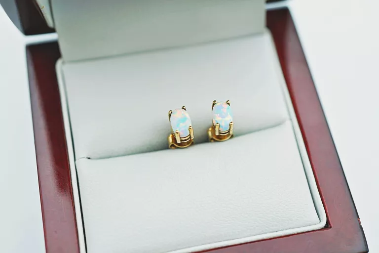 urocze-zlote-kolczyki-z-opalem-sztyft8k094g-garbary-53-poznan