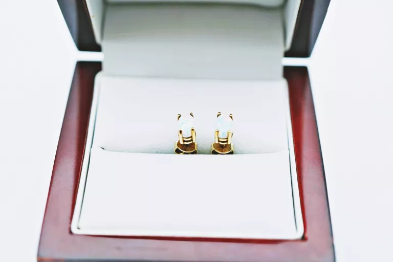 urocze-zlote-kolczyki-z-opalem-sztyft8k094g-rodzaj-2205-2