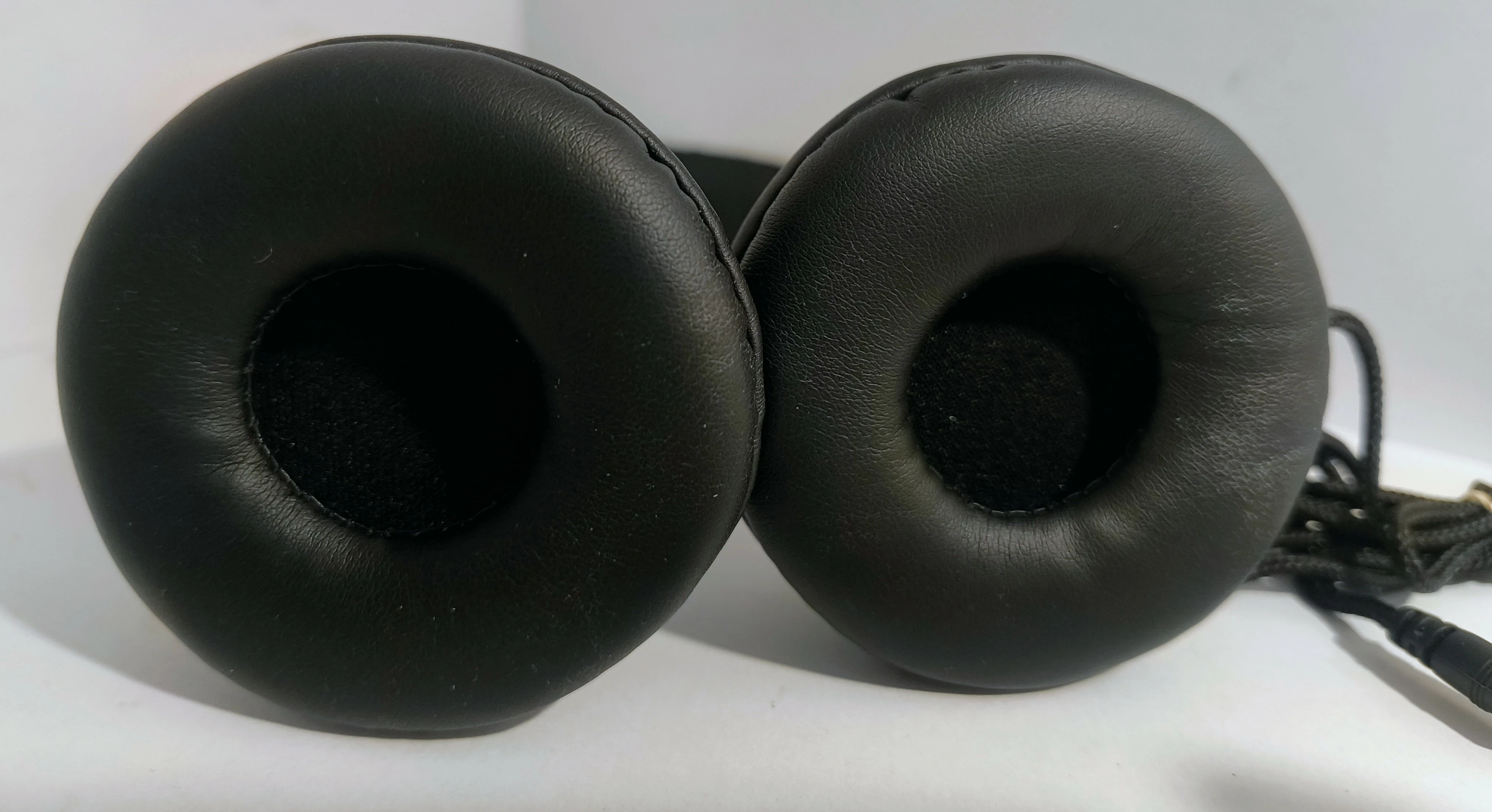 sluchawki-przewodowe-ltc-czarne-stan-11323-2