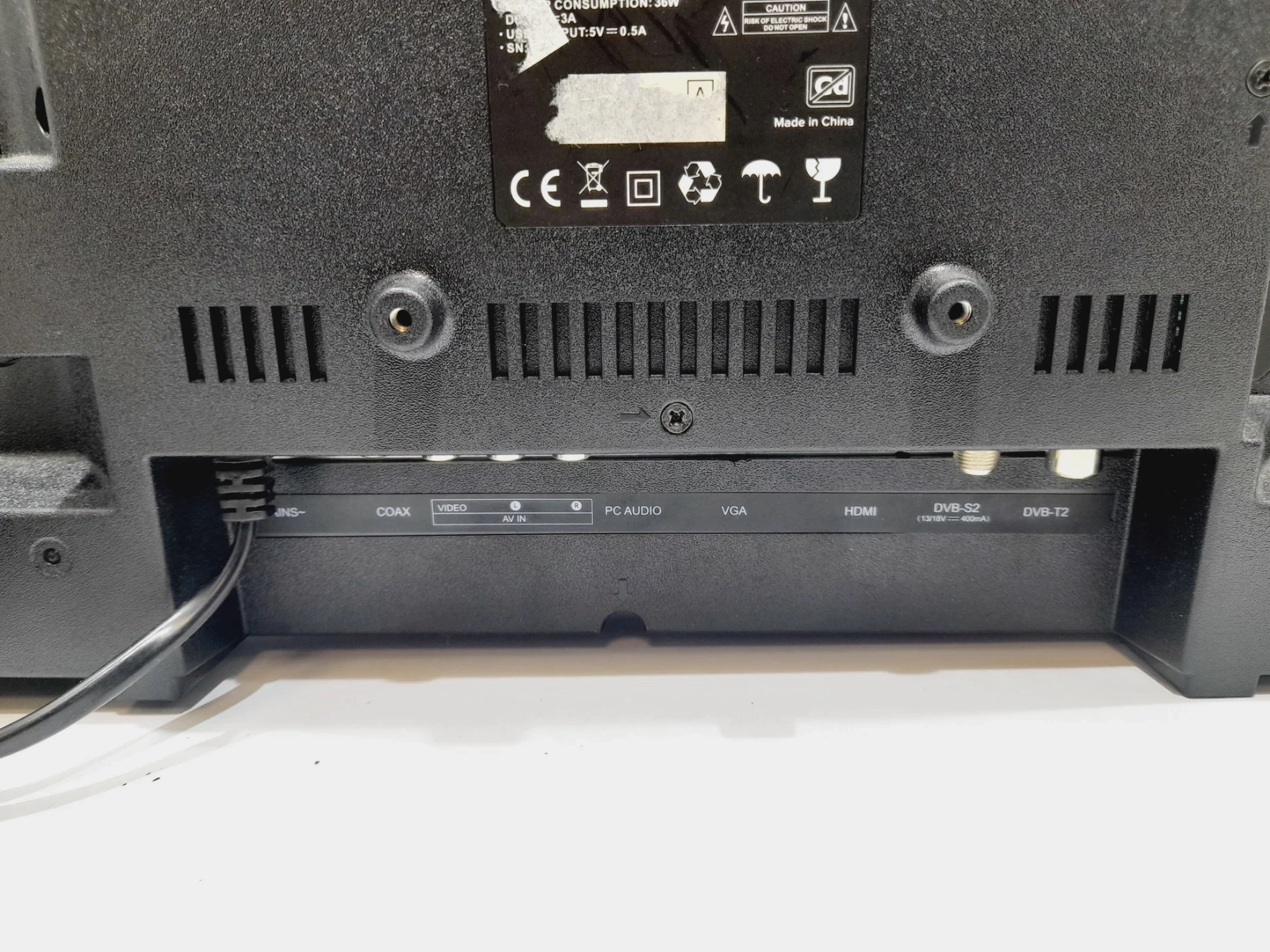 telewizor-kiano-tv-slim-19-travel-przekatna-ekranu-cale-1900