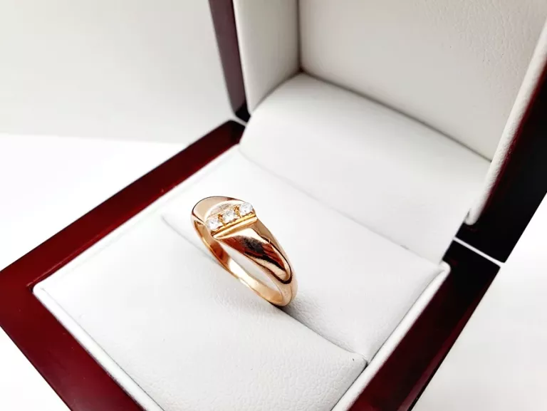 delikatny-elegancki-zloty-pierscionek-z-cyrkoniami-p585-14ct-202g-r12-material-15835-2
